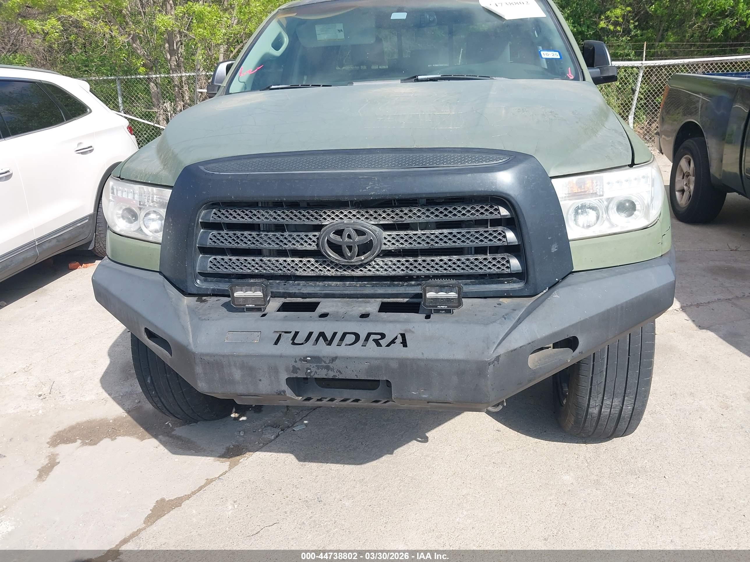 TOYOTA TUNDRA image 6