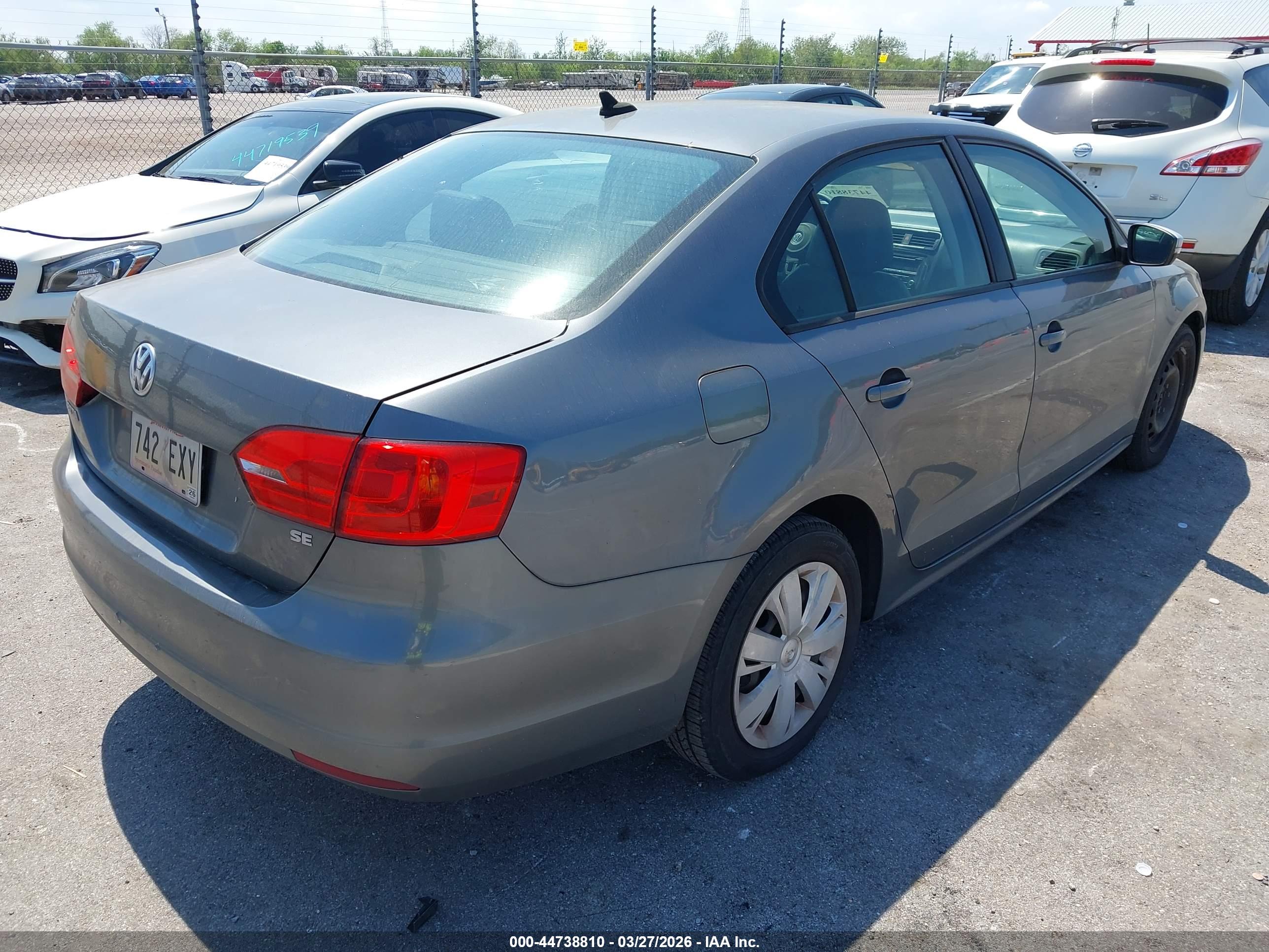 VOLKSWAGEN JETTA image 4