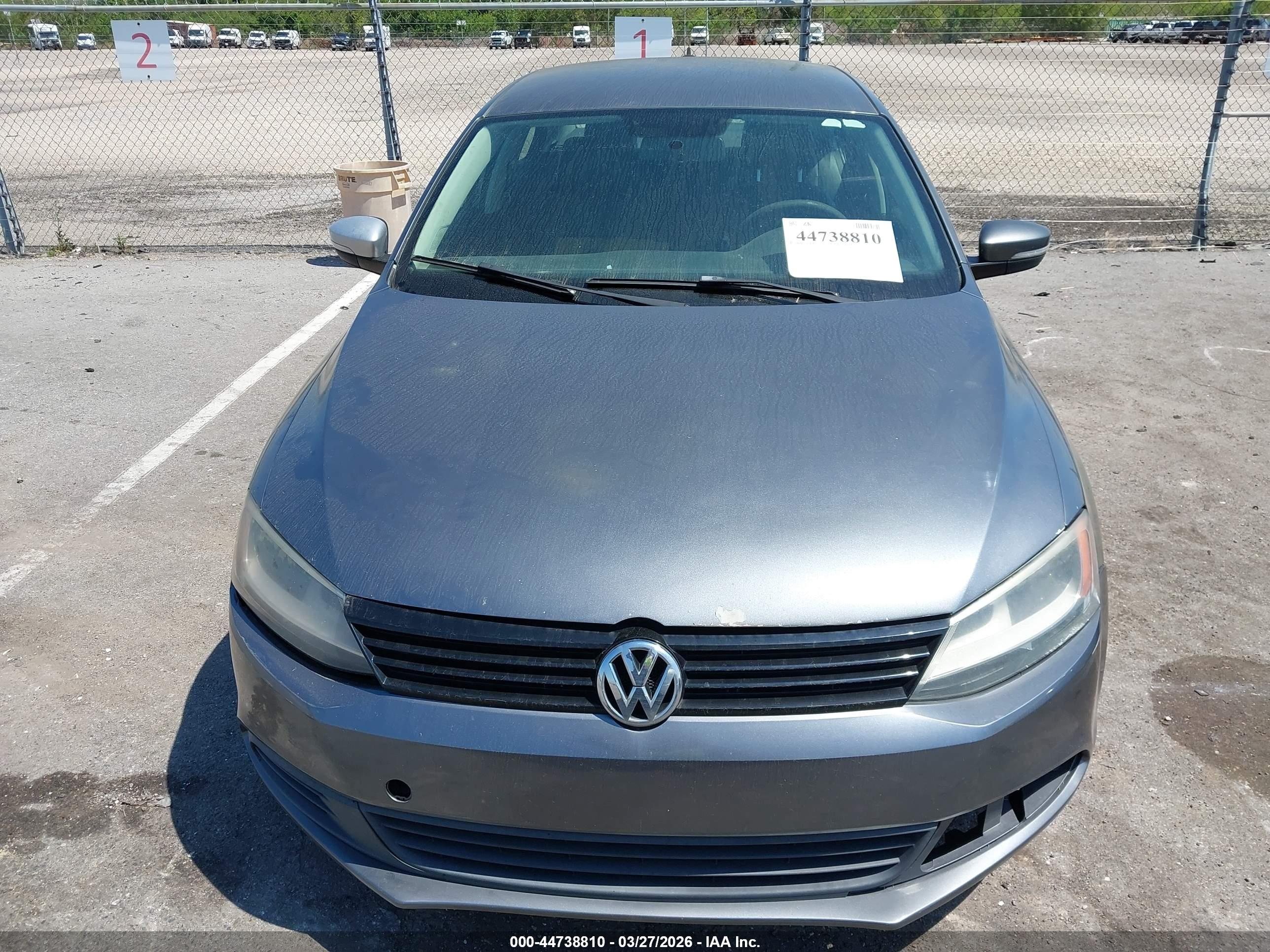 VOLKSWAGEN JETTA image 6