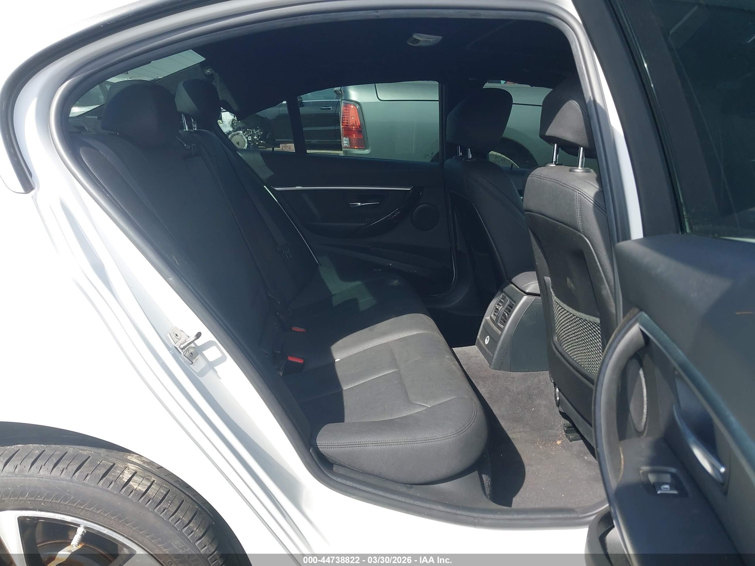 BMW 330I image 8
