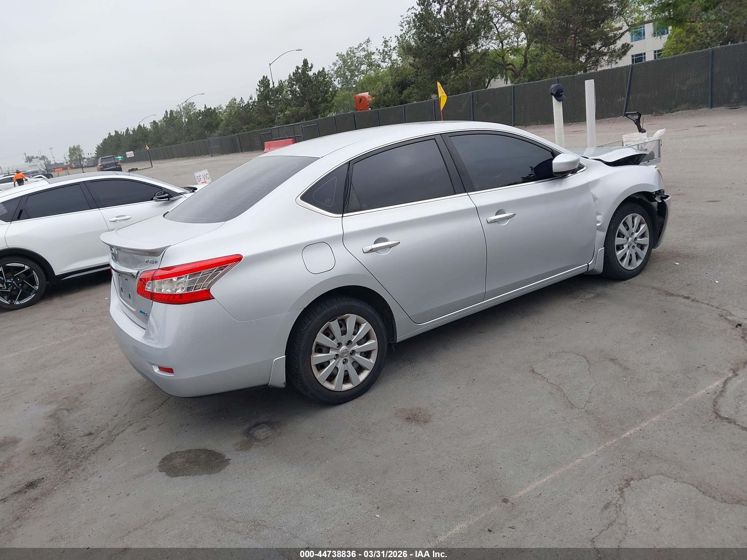 NISSAN SENTRA image 4