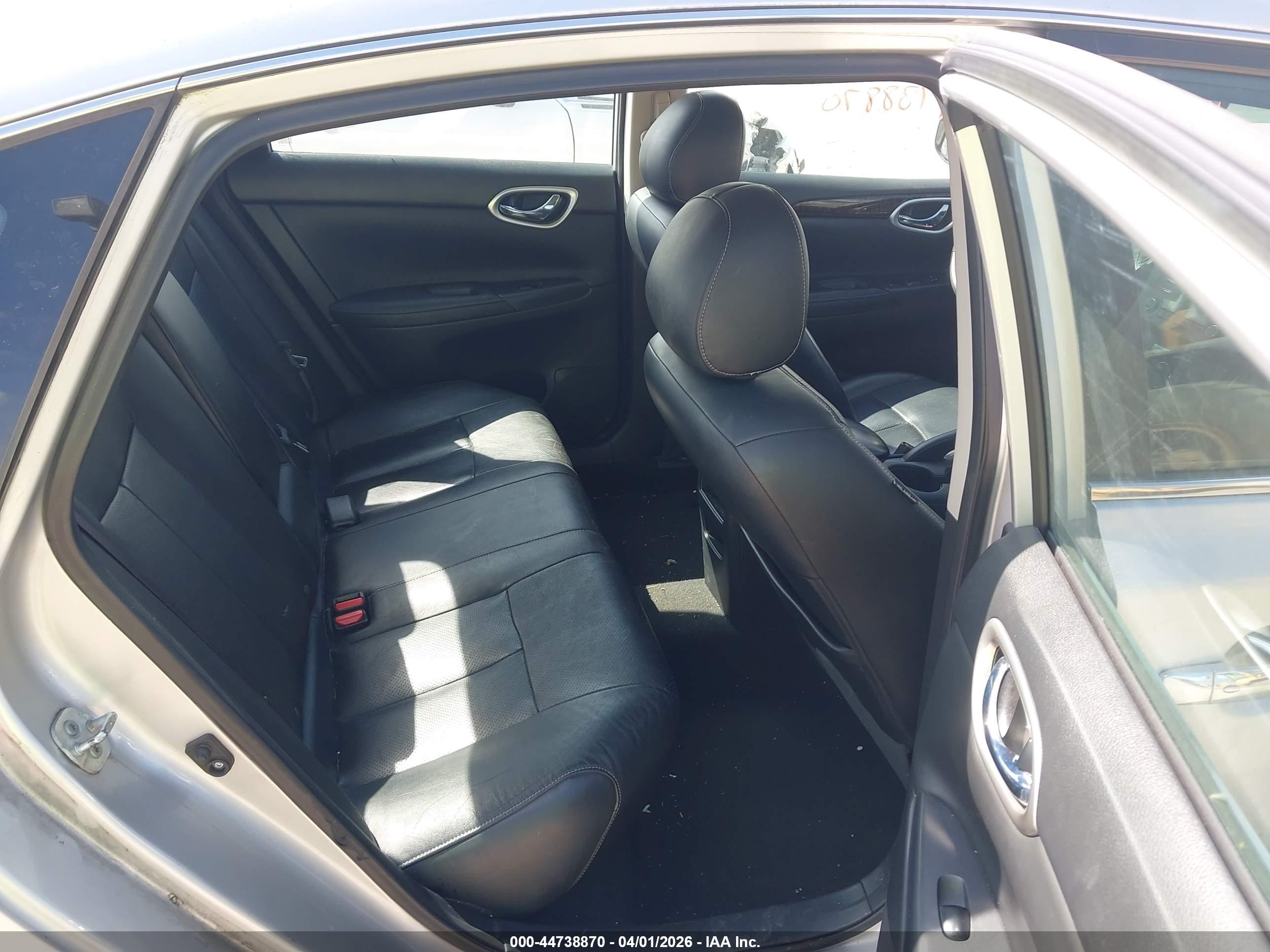 NISSAN SENTRA image 8