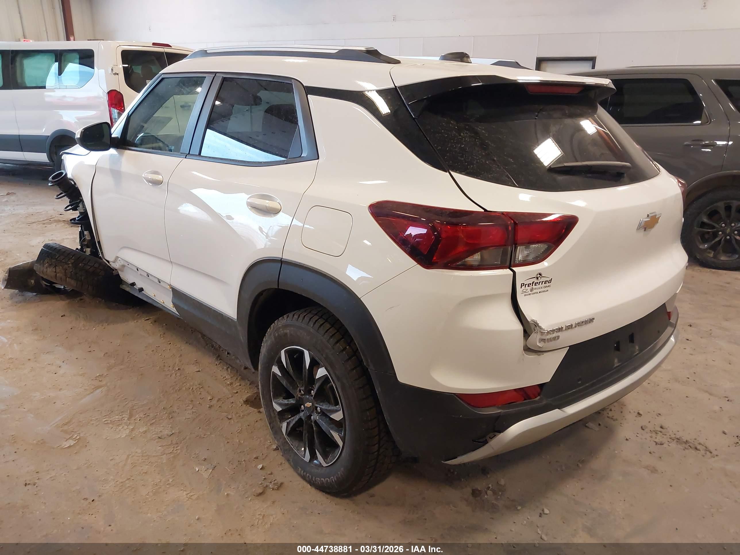 CHEVROLET TRAILBLAZER image 3