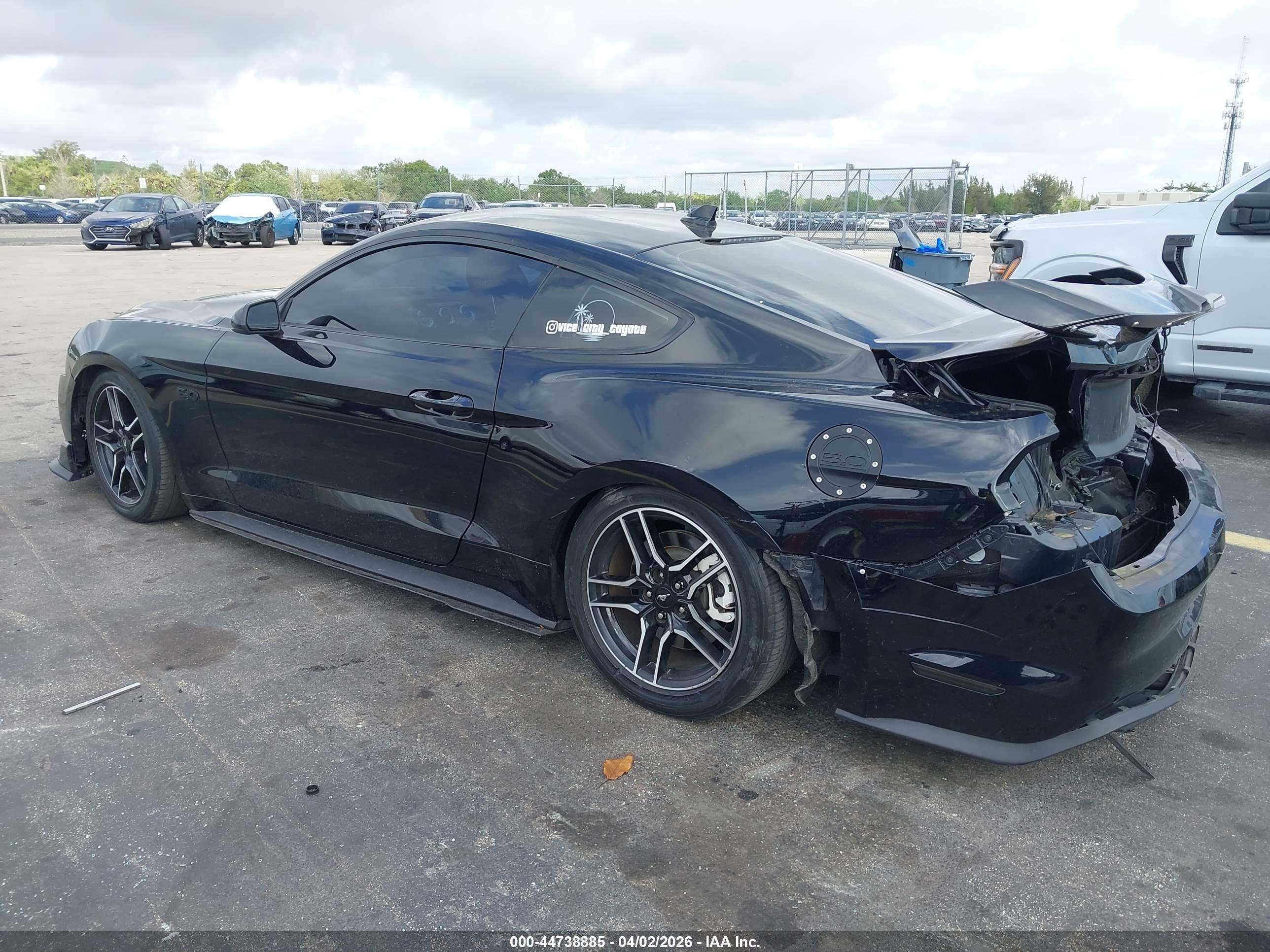 FORD MUSTANG image 3