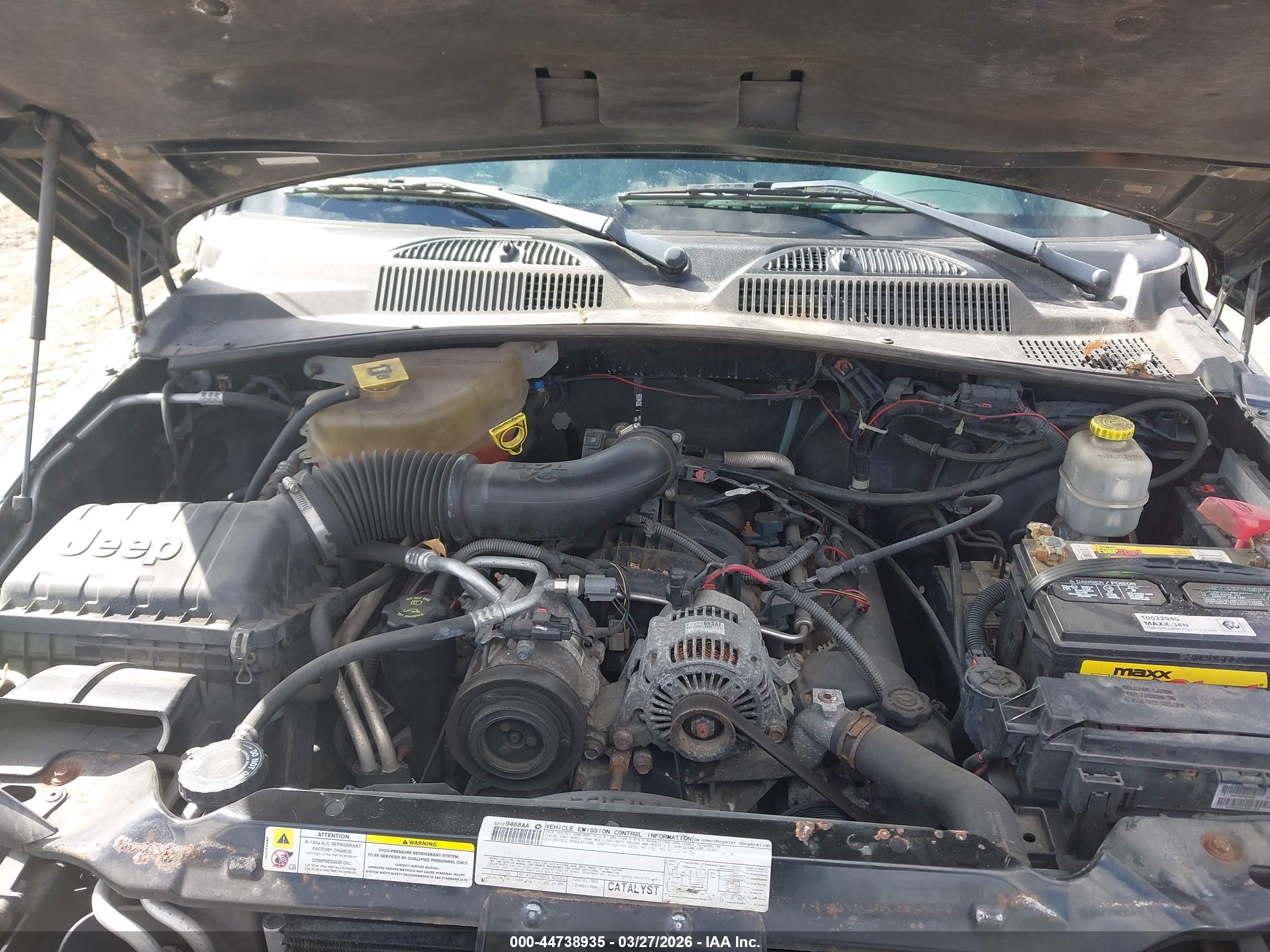 JEEP LIBERTY image 10
