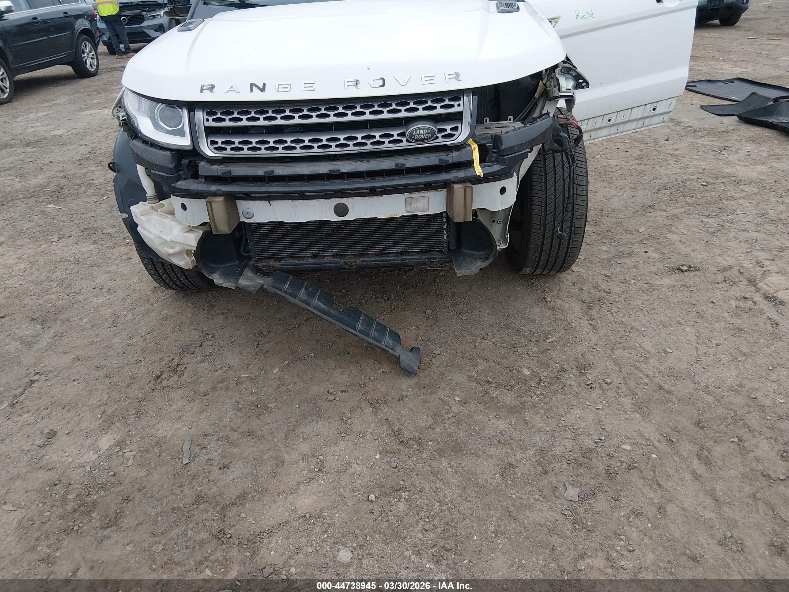 LAND ROVER image 6