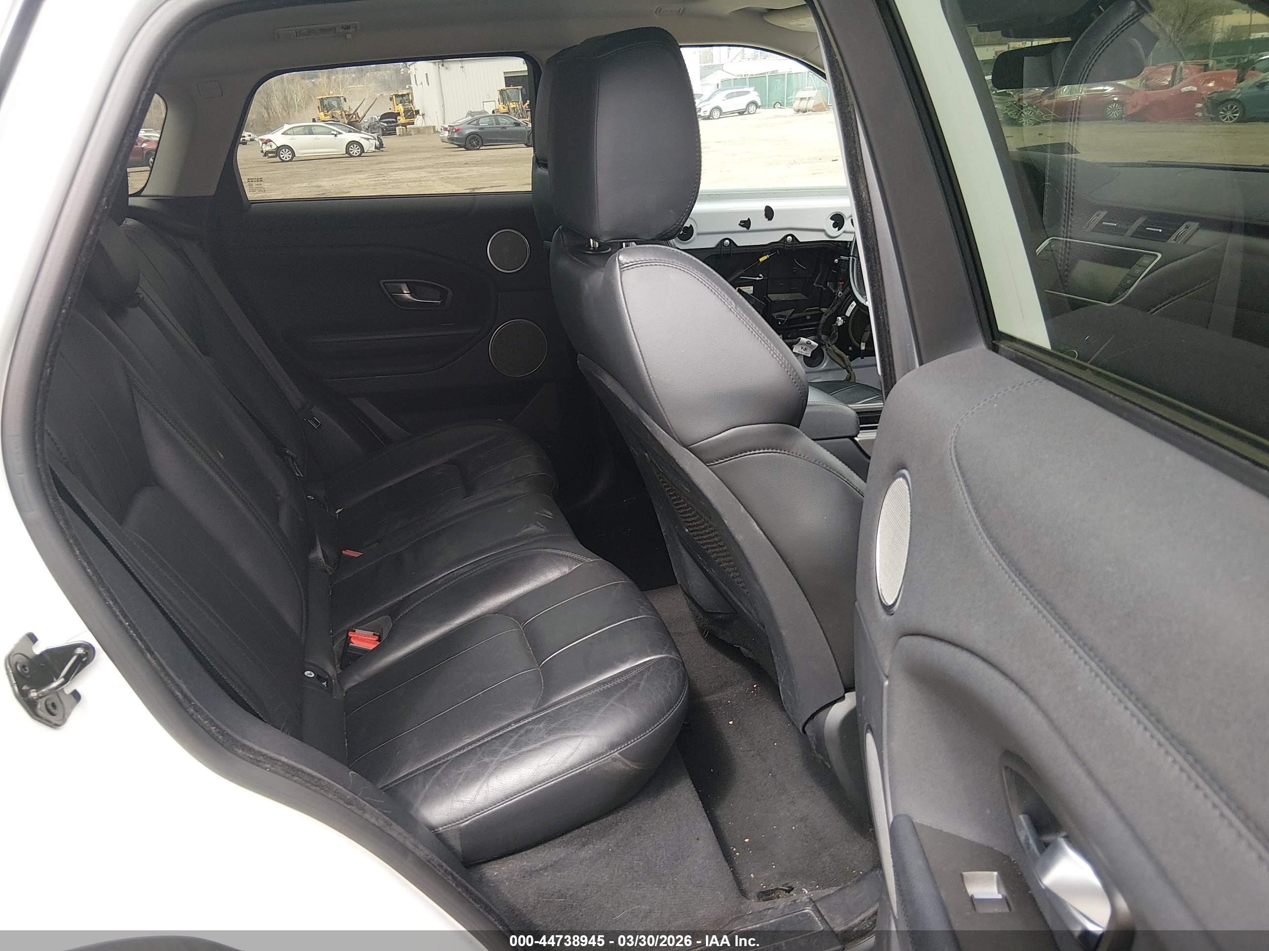 LAND ROVER image 8