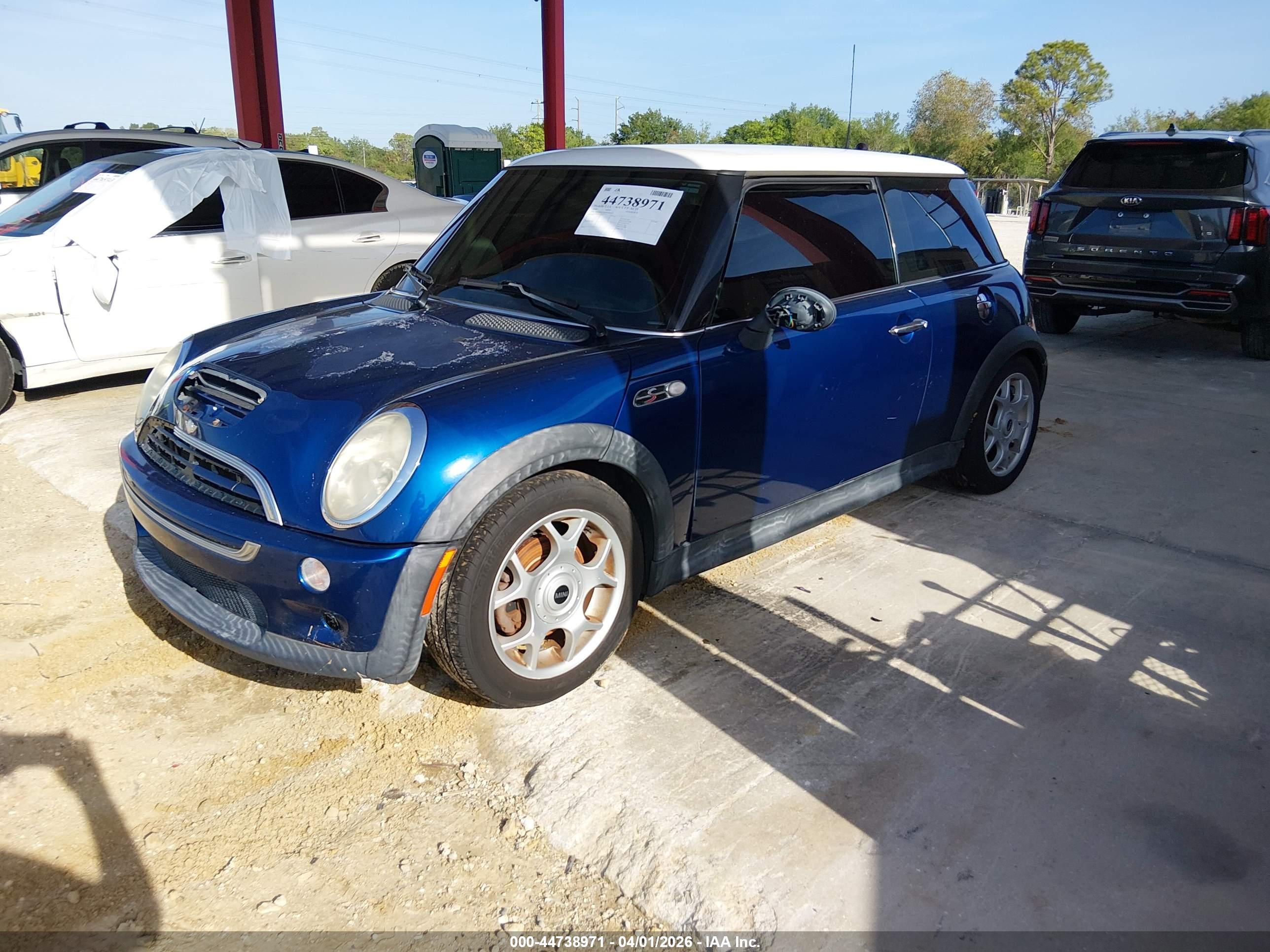 MINI COOPER image 2
