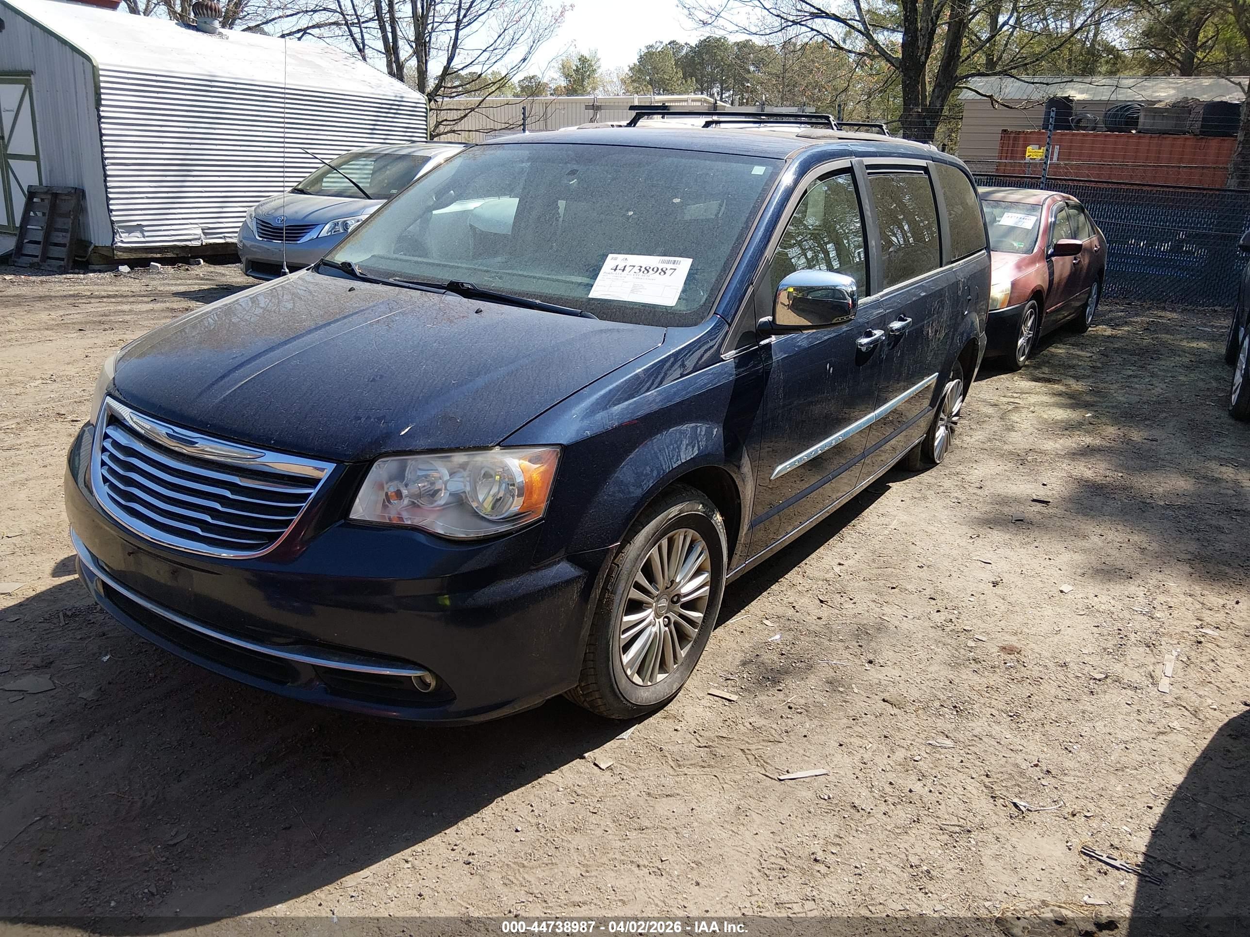 CHRYSLER TOWN image 2