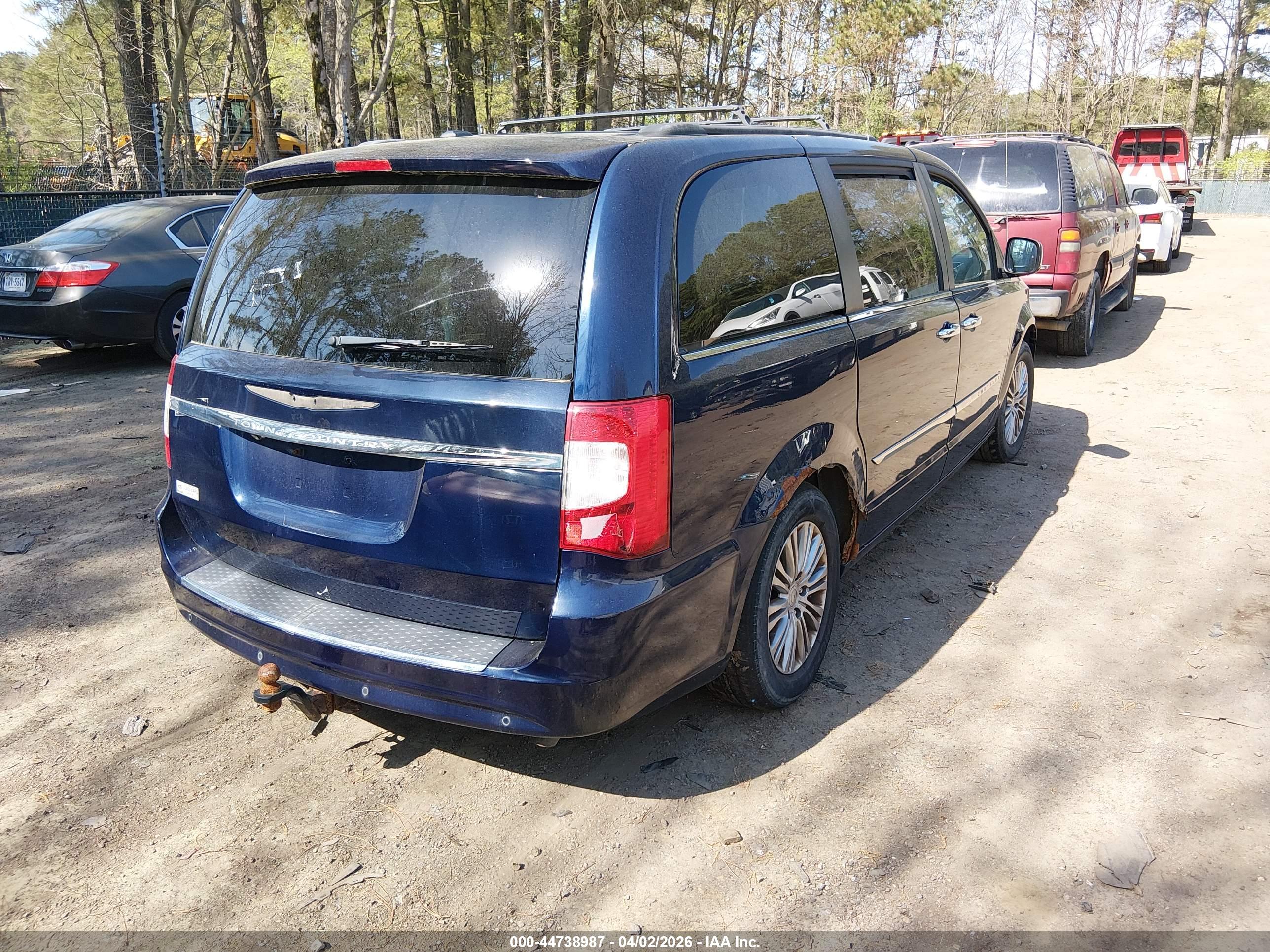 CHRYSLER TOWN image 4