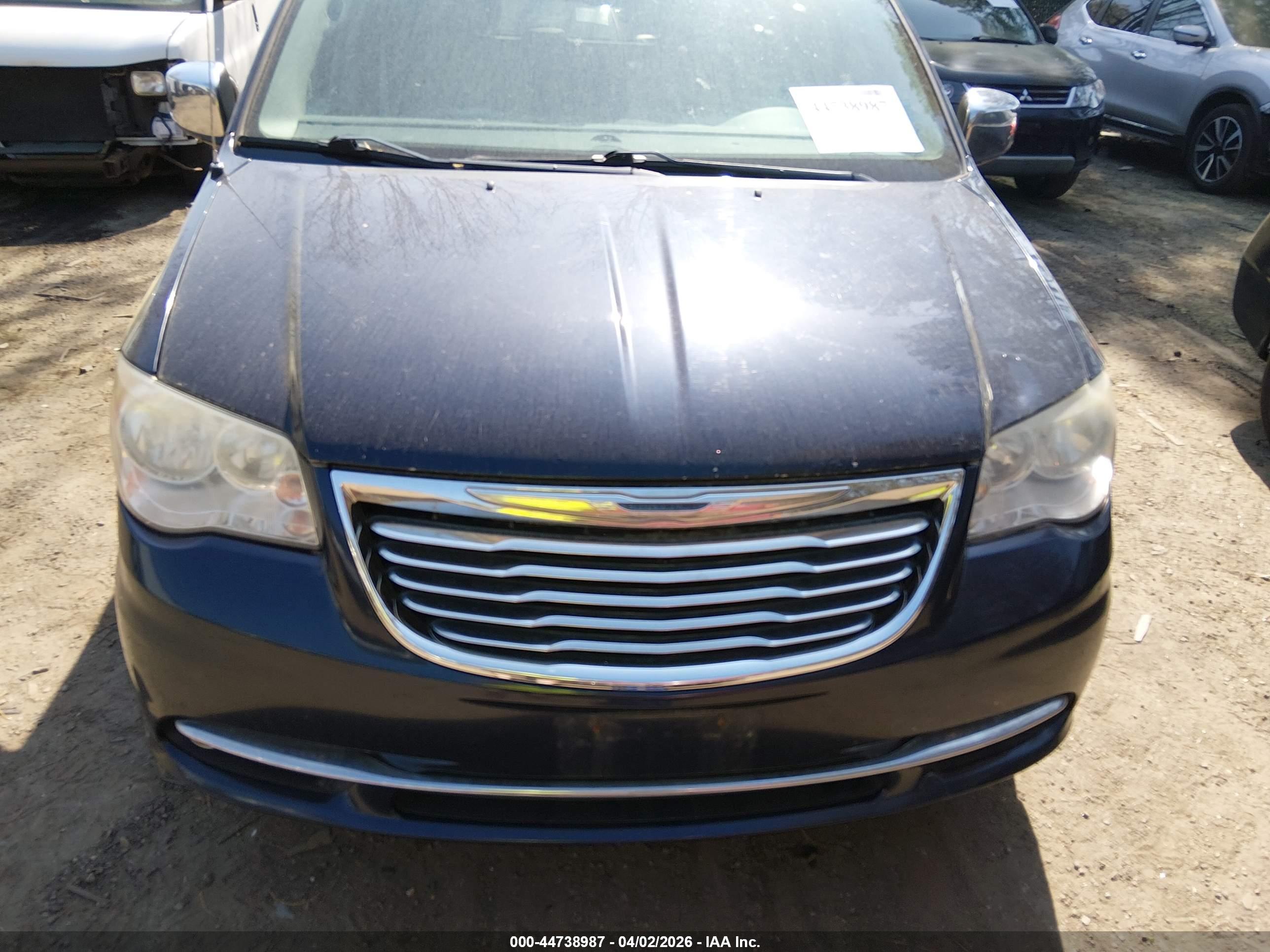 CHRYSLER TOWN image 6