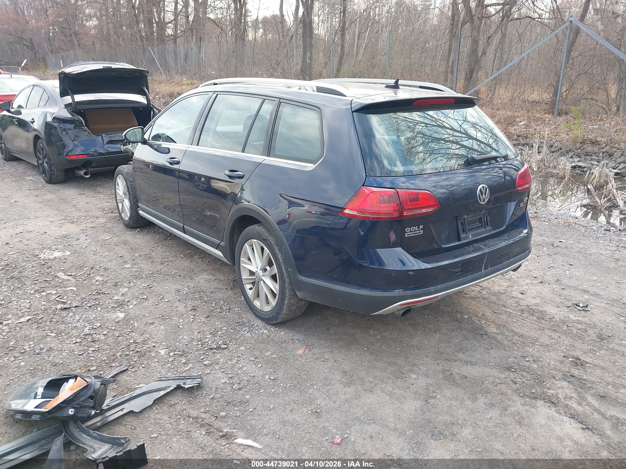 VOLKSWAGEN GOLF image 3
