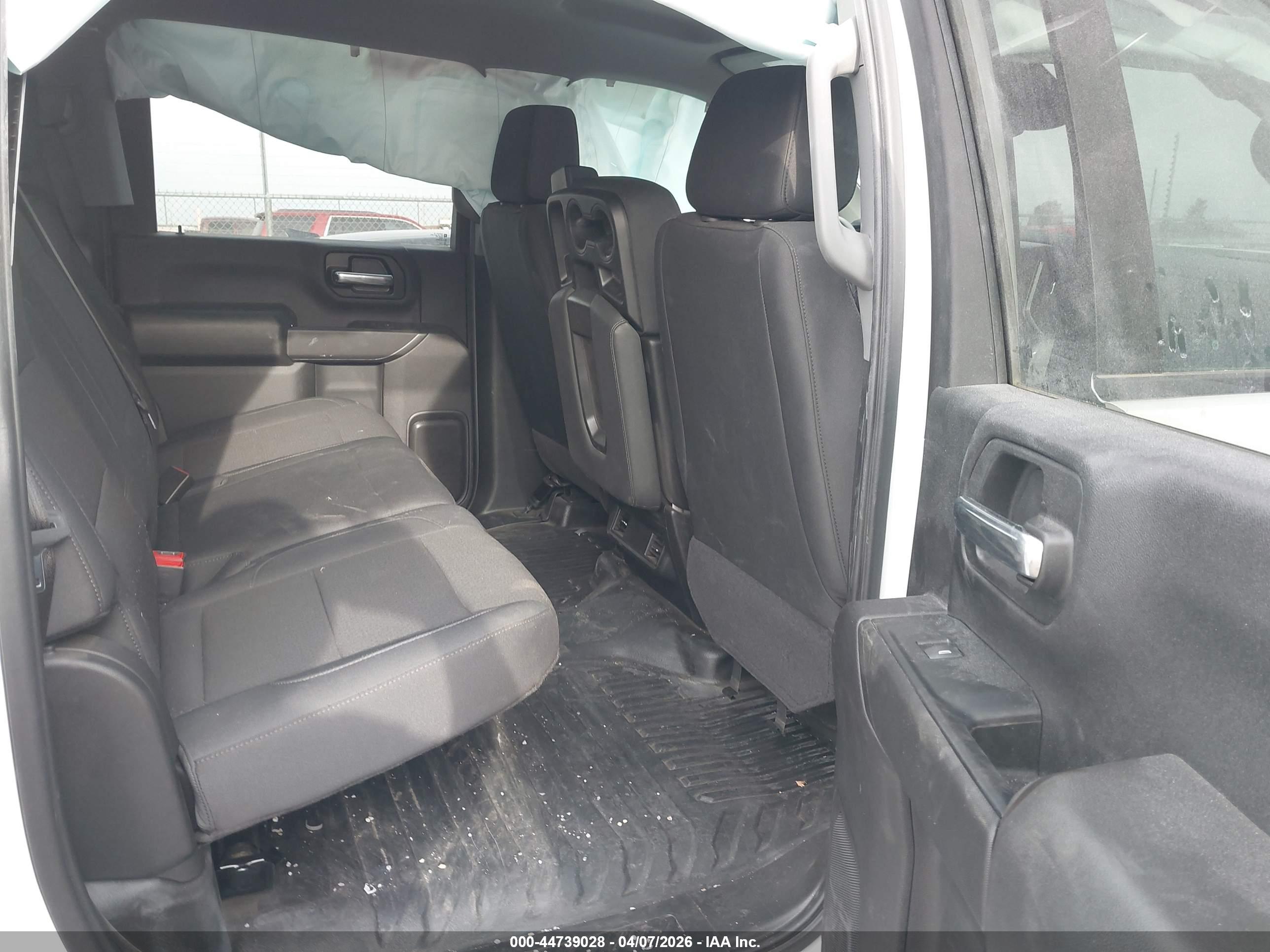 CHEVROLET SILVERADO image 8