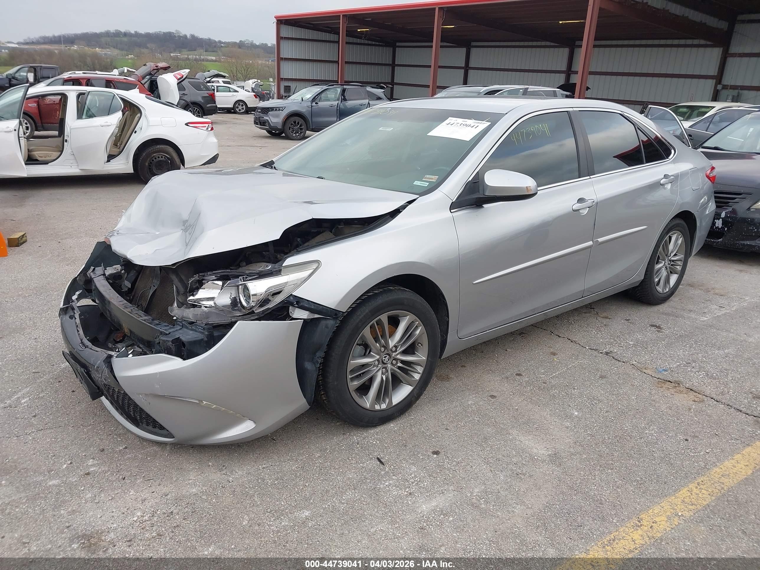 TOYOTA CAMRY image 2