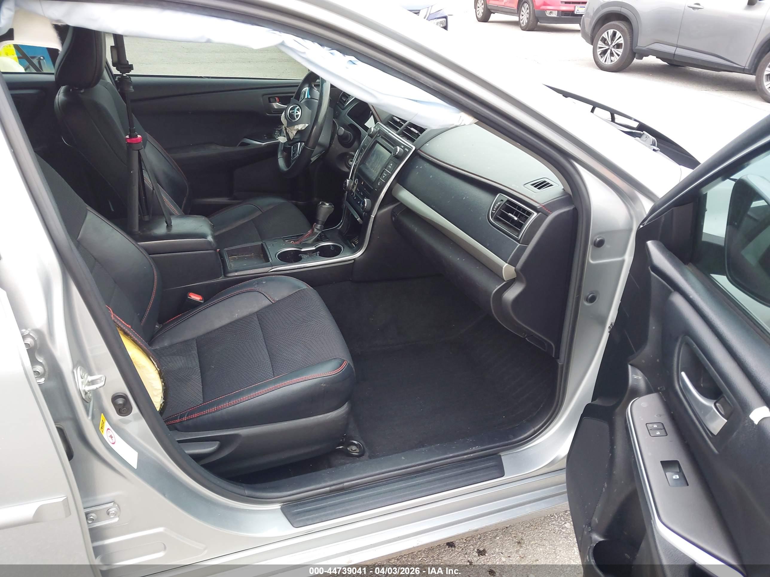 TOYOTA CAMRY image 5