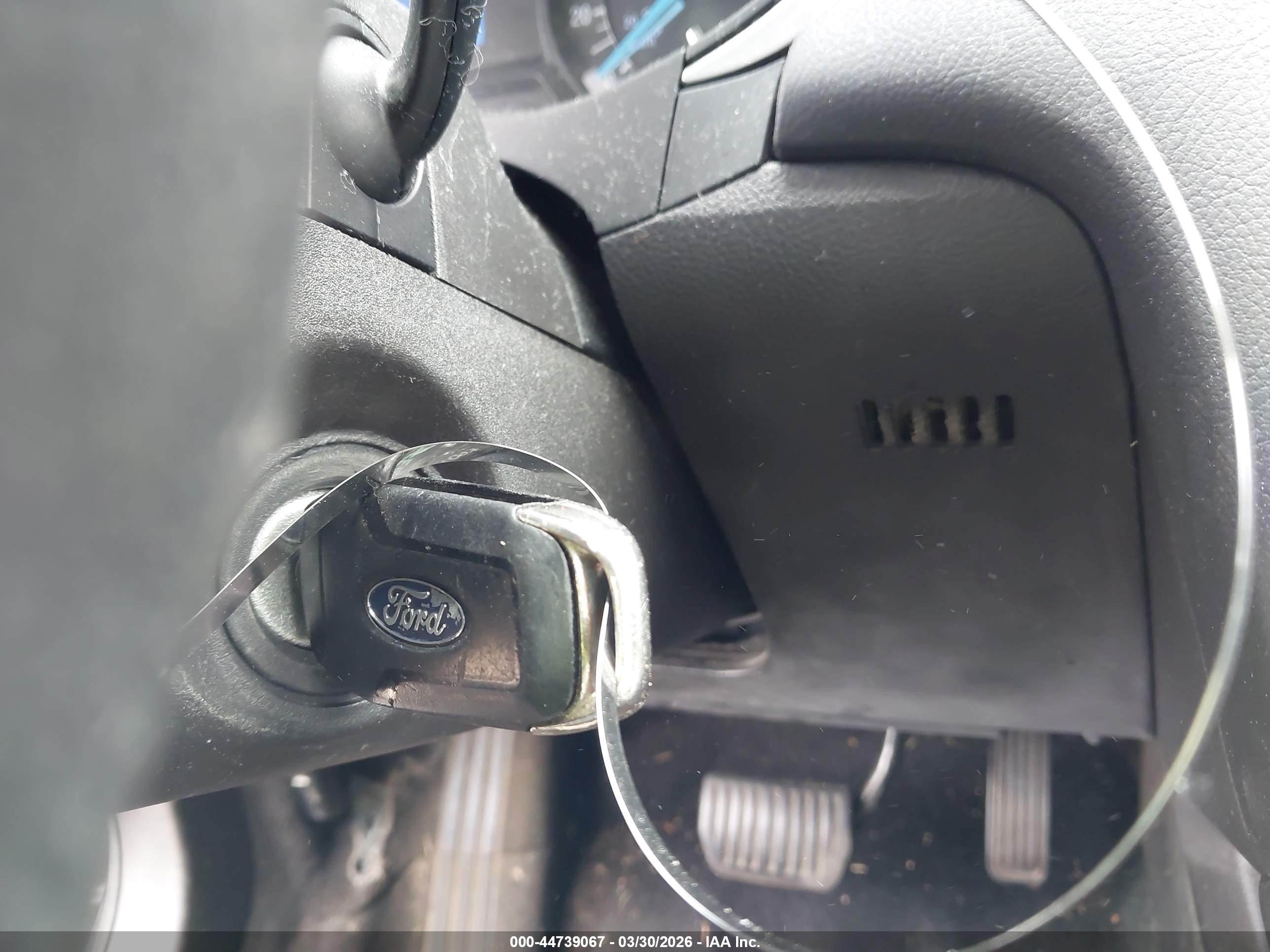 FORD FUSION image 11