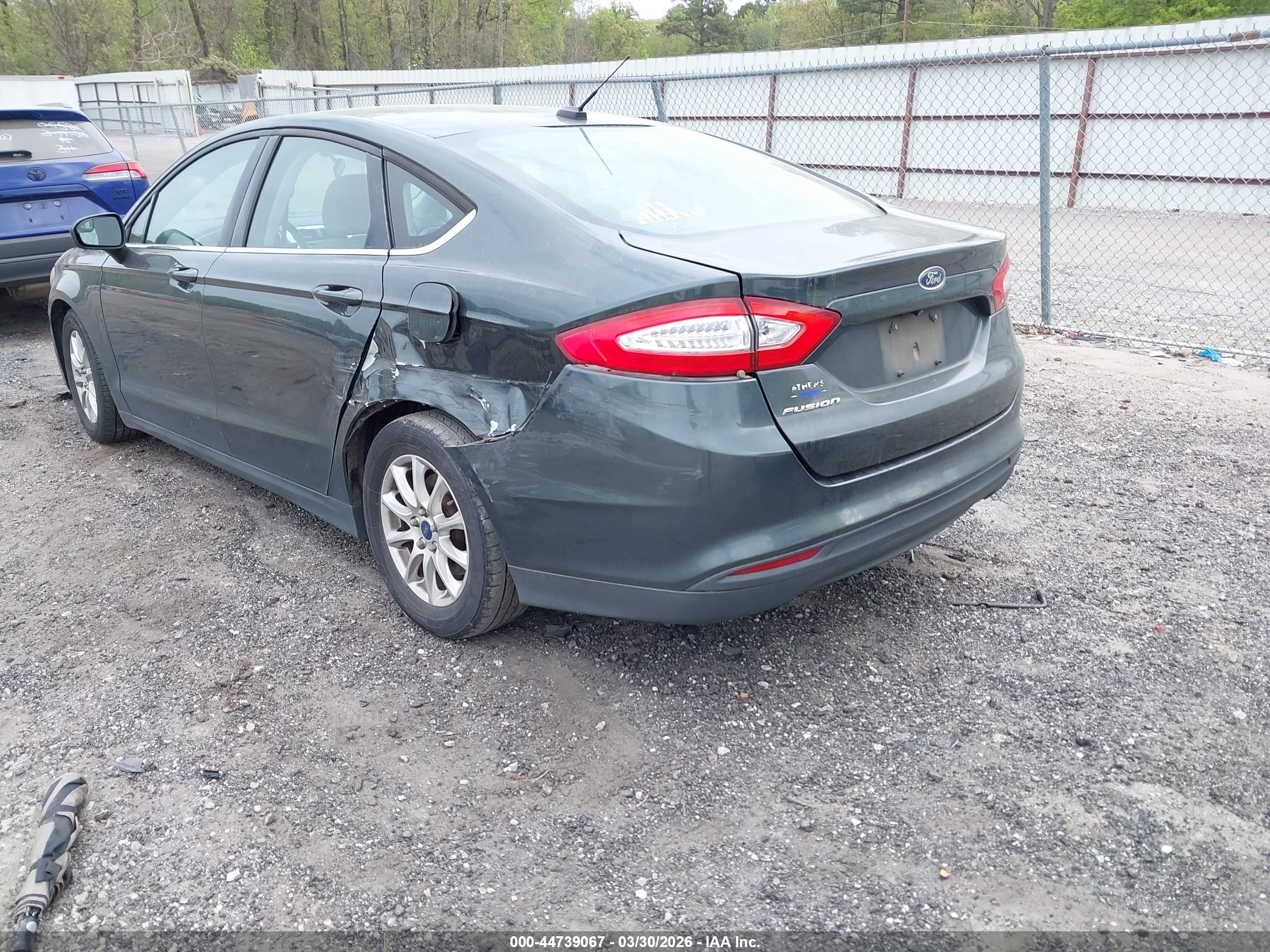 FORD FUSION image 6
