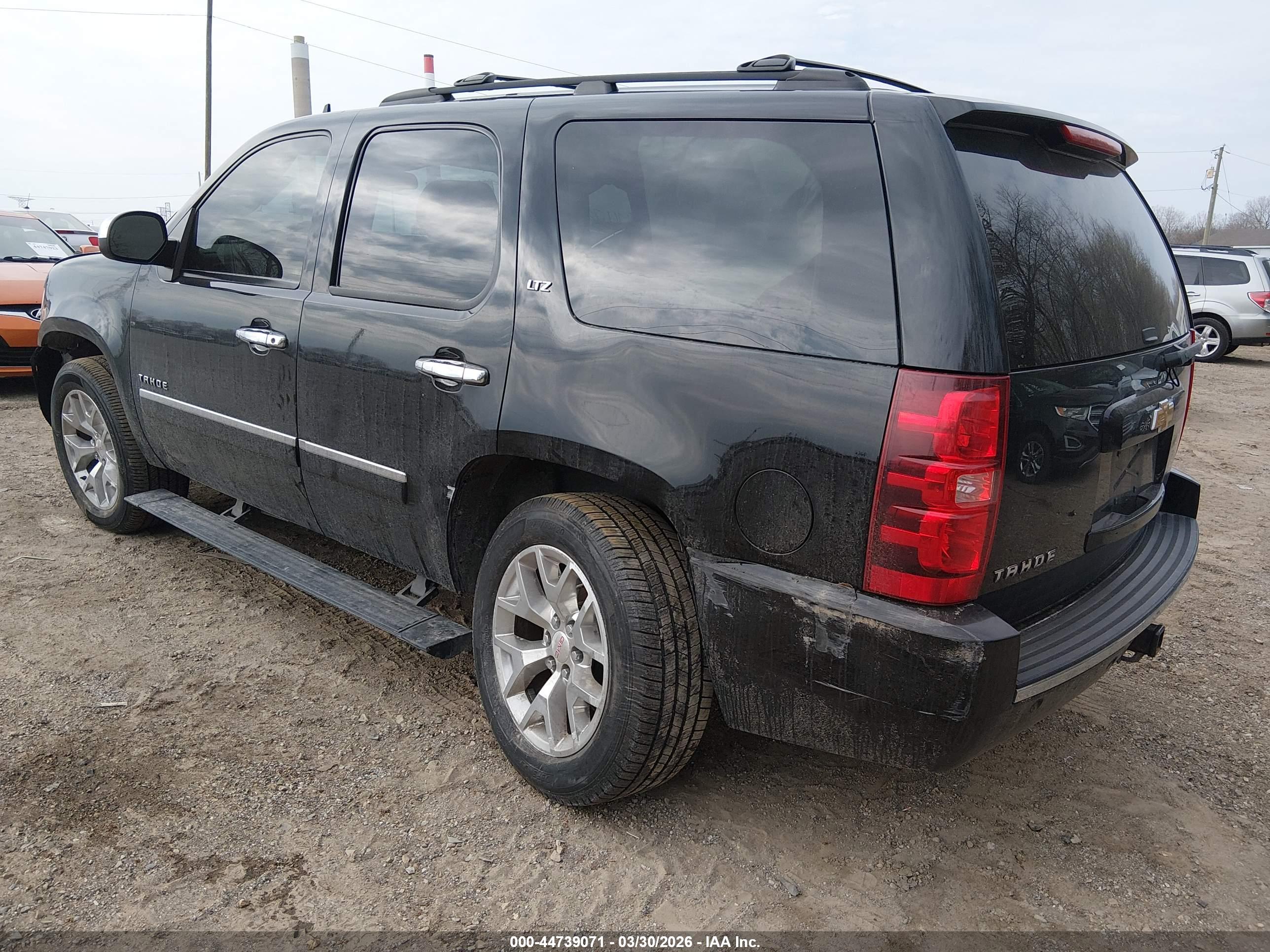 CHEVROLET TAHOE image 3
