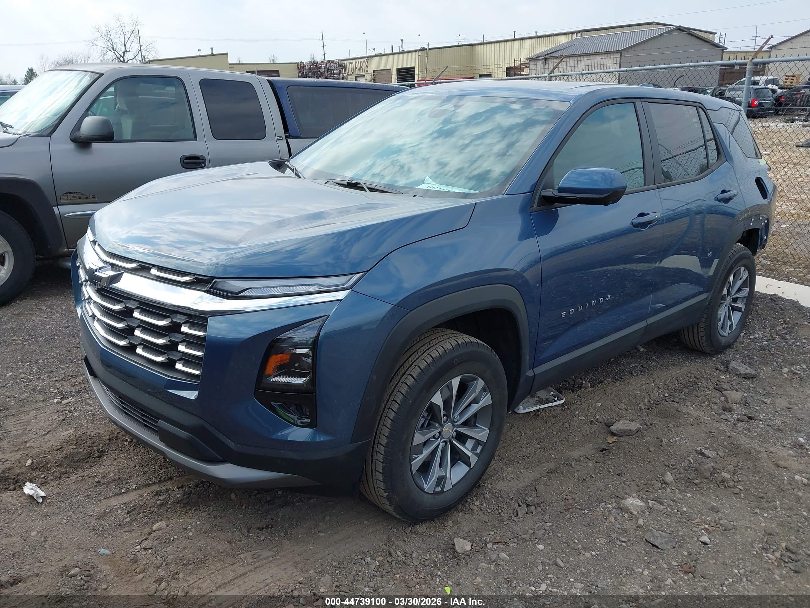 CHEVROLET EQUINOX image 2