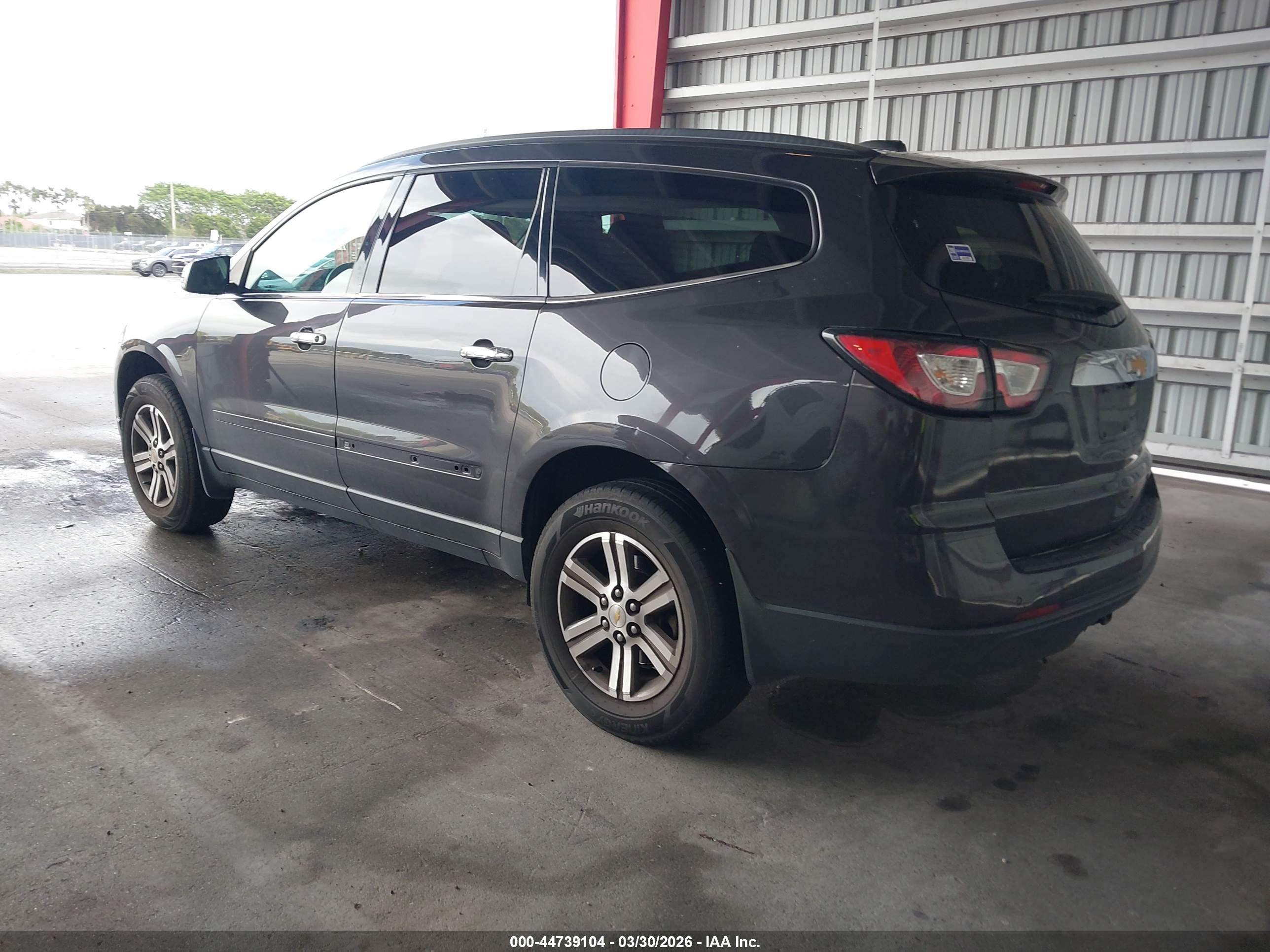 CHEVROLET TRAVERSE image 3