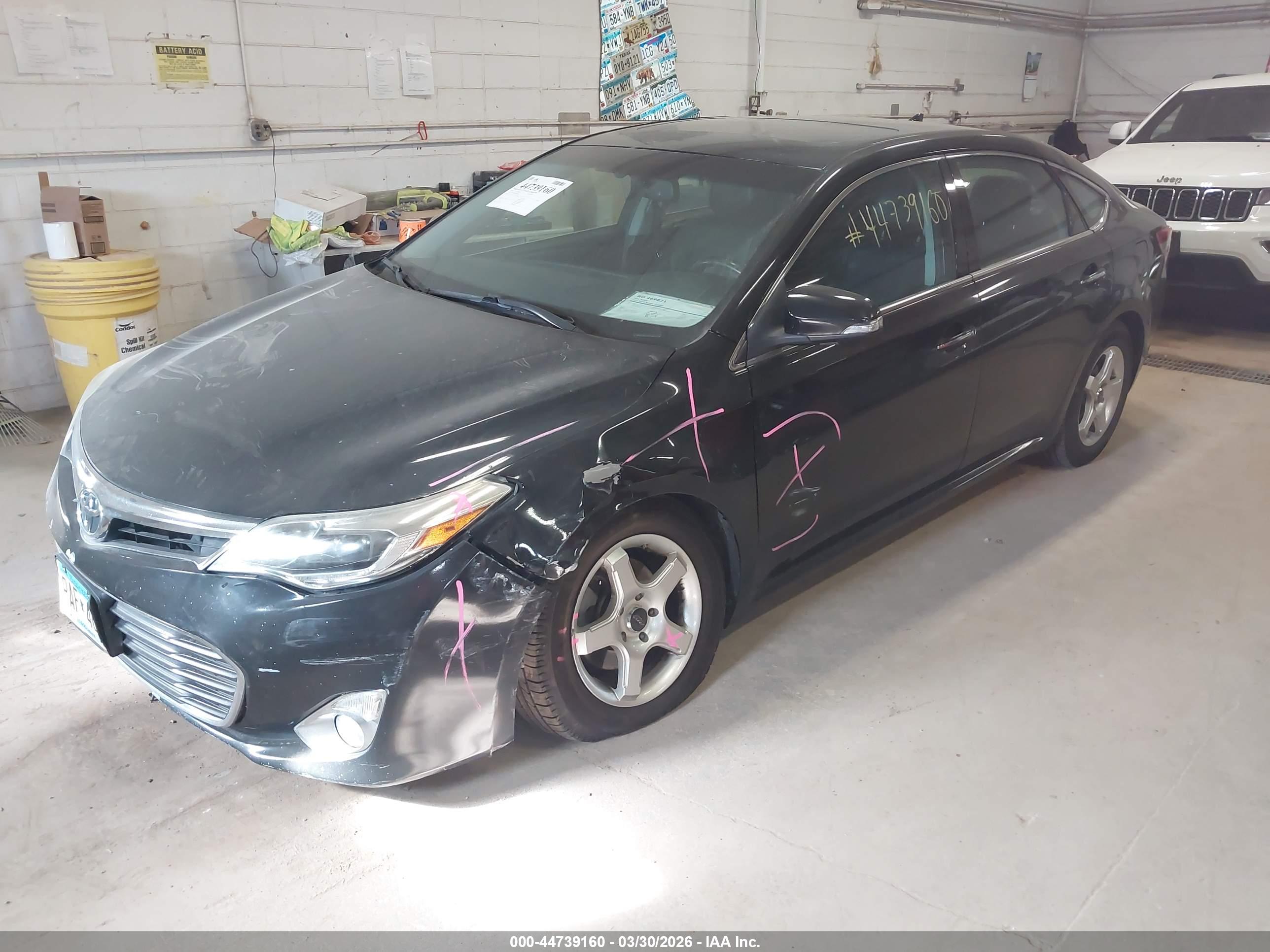 TOYOTA AVALON image 2