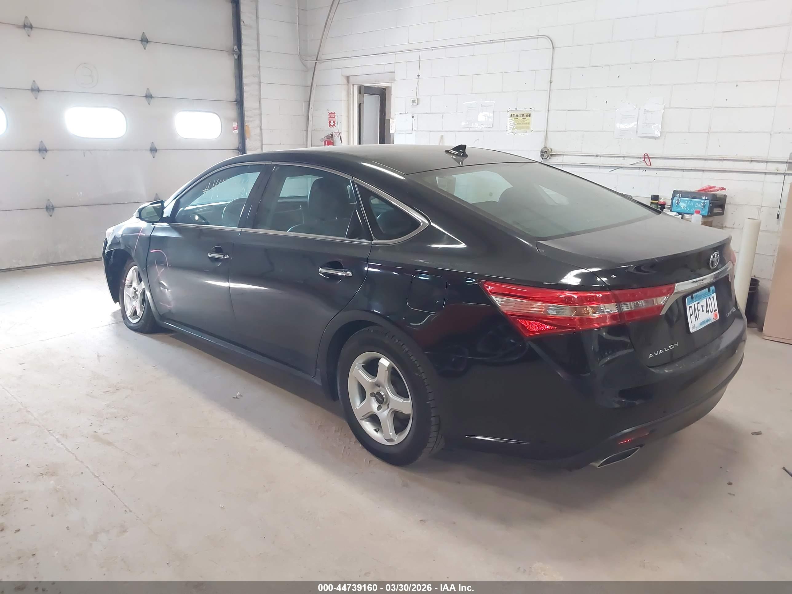 TOYOTA AVALON image 3