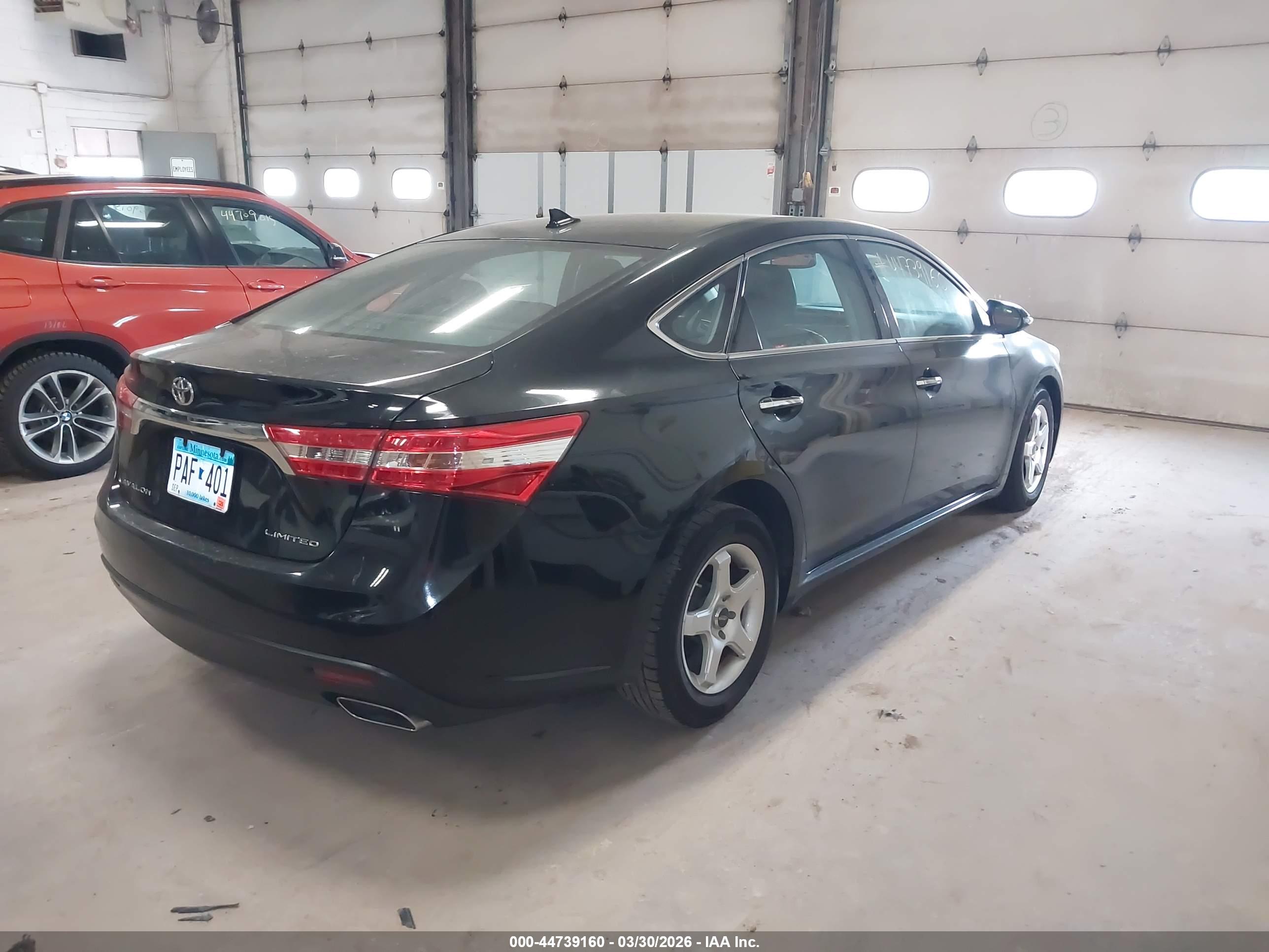 TOYOTA AVALON image 4