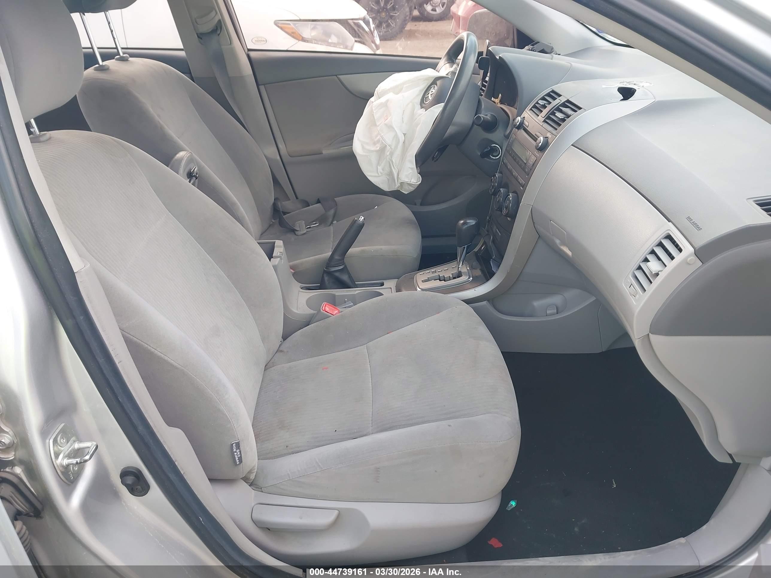TOYOTA COROLLA image 5