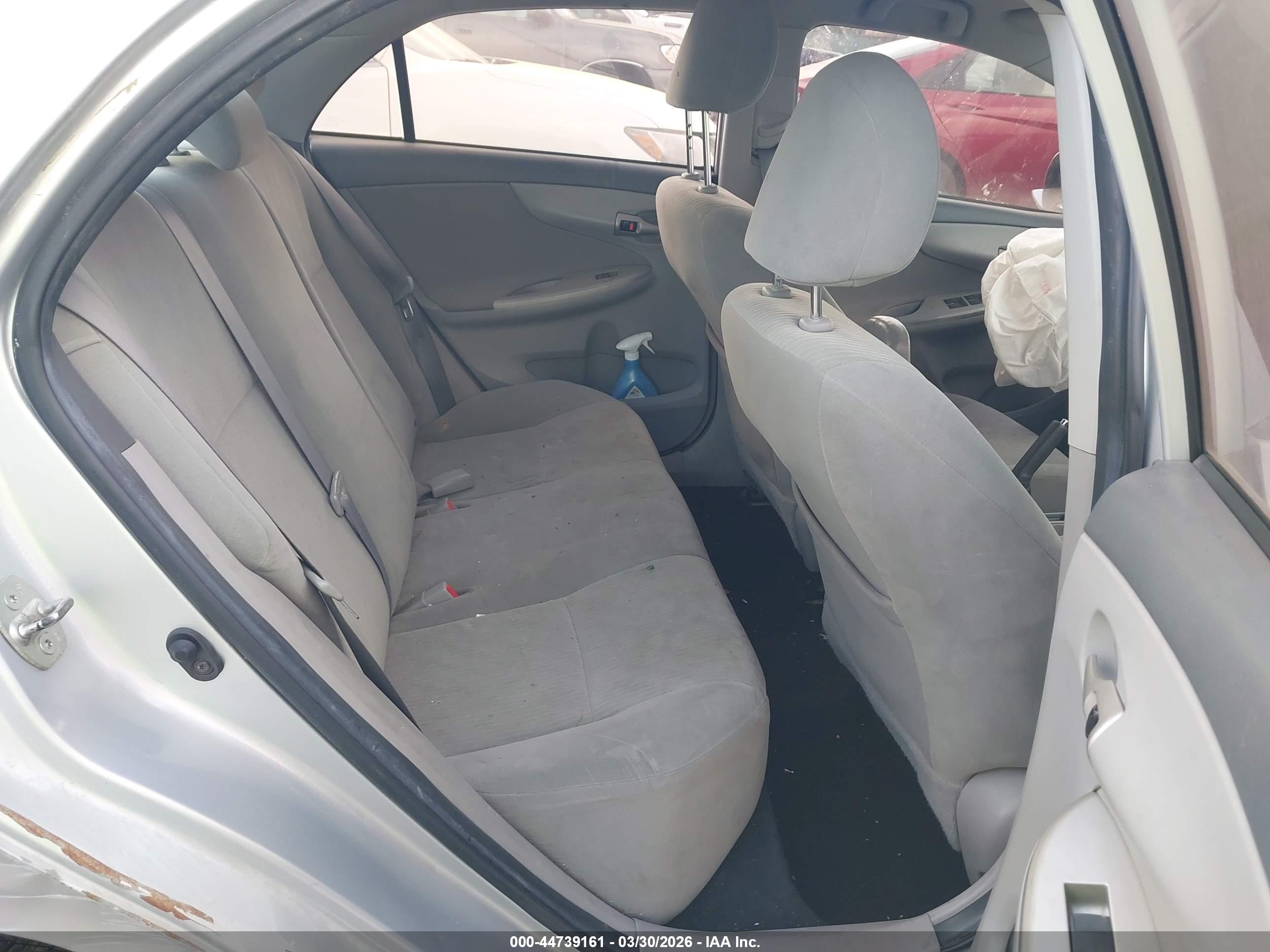 TOYOTA COROLLA image 8