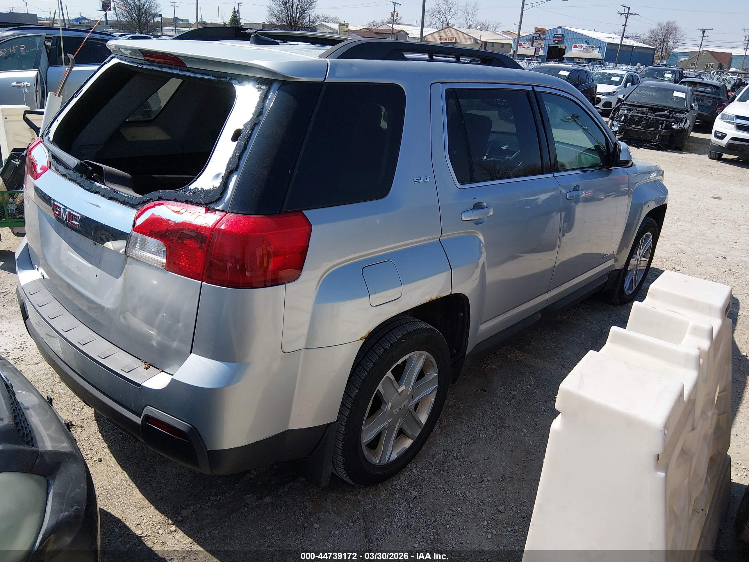 GMC TERRAIN image 4