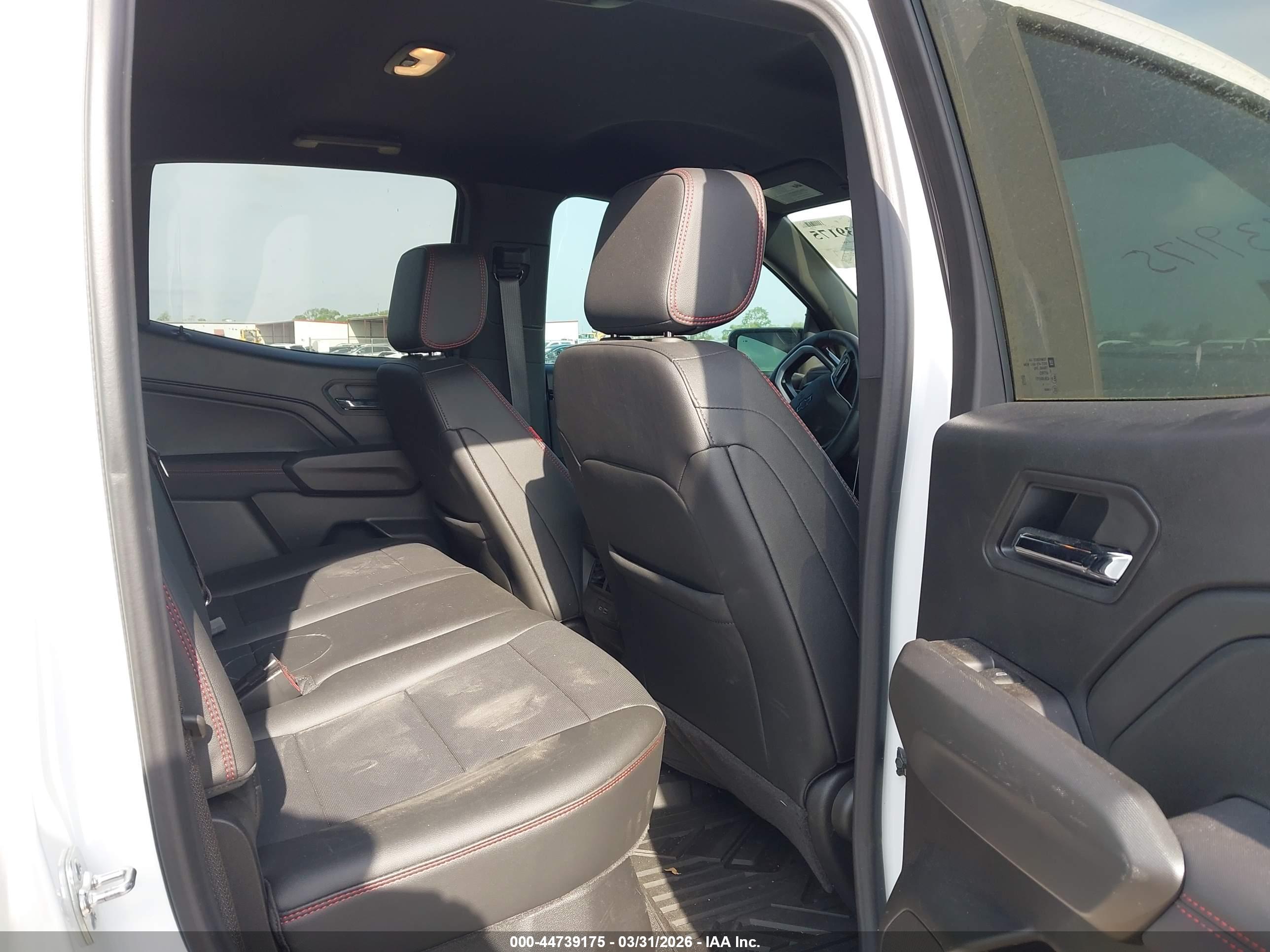 CHEVROLET COLORADO image 8