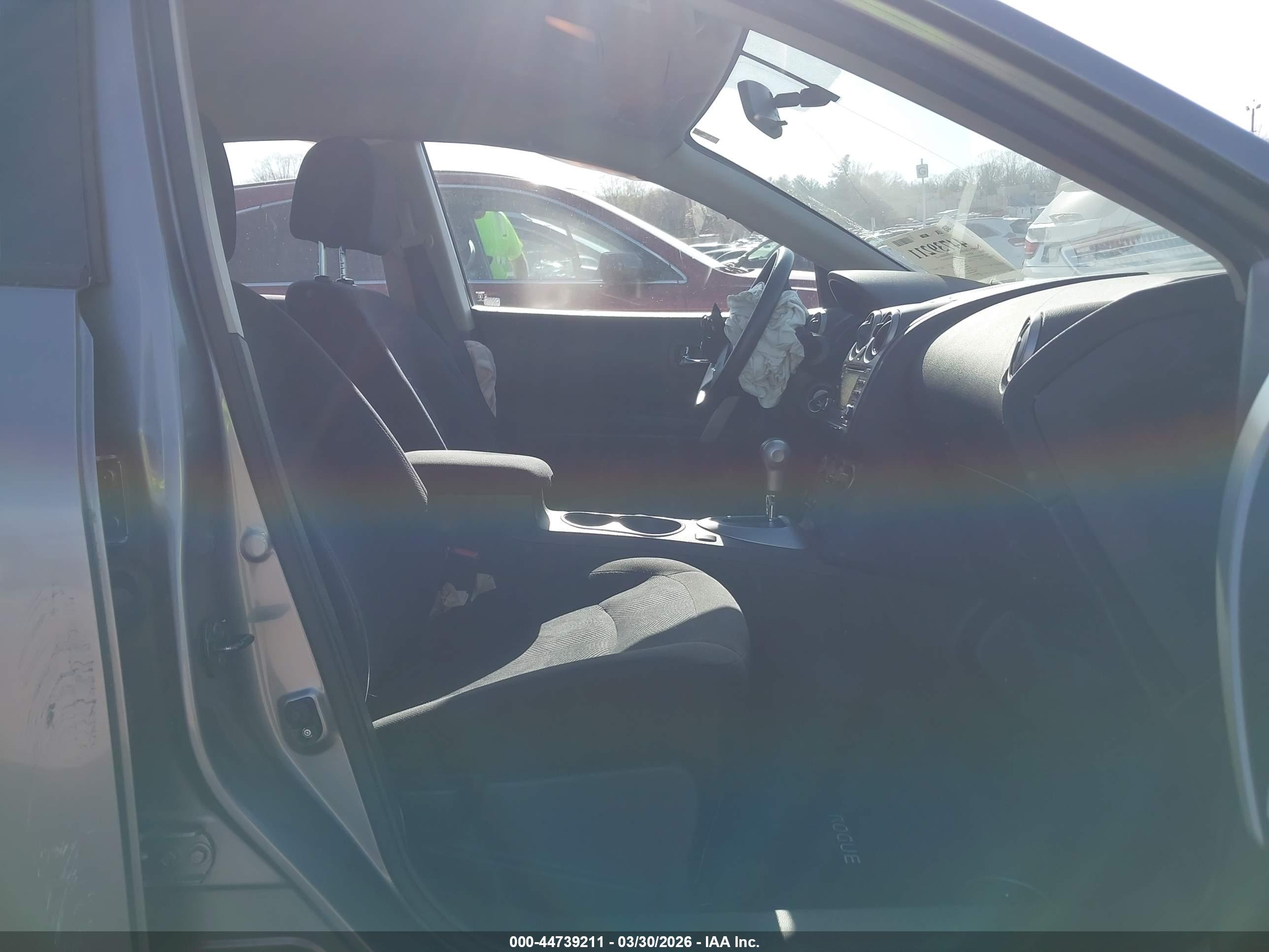 NISSAN ROGUE image 5