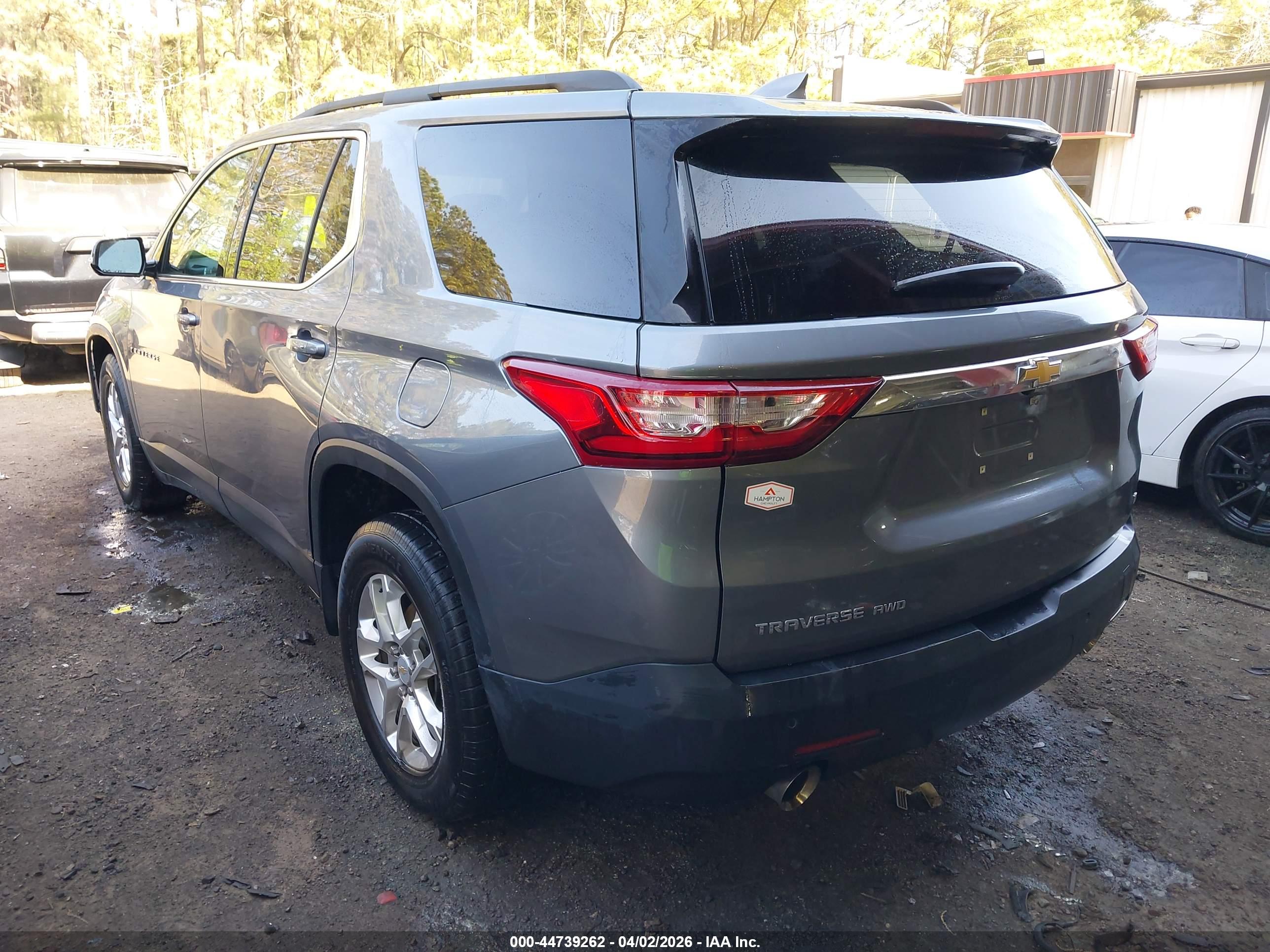 CHEVROLET TRAVERSE image 3