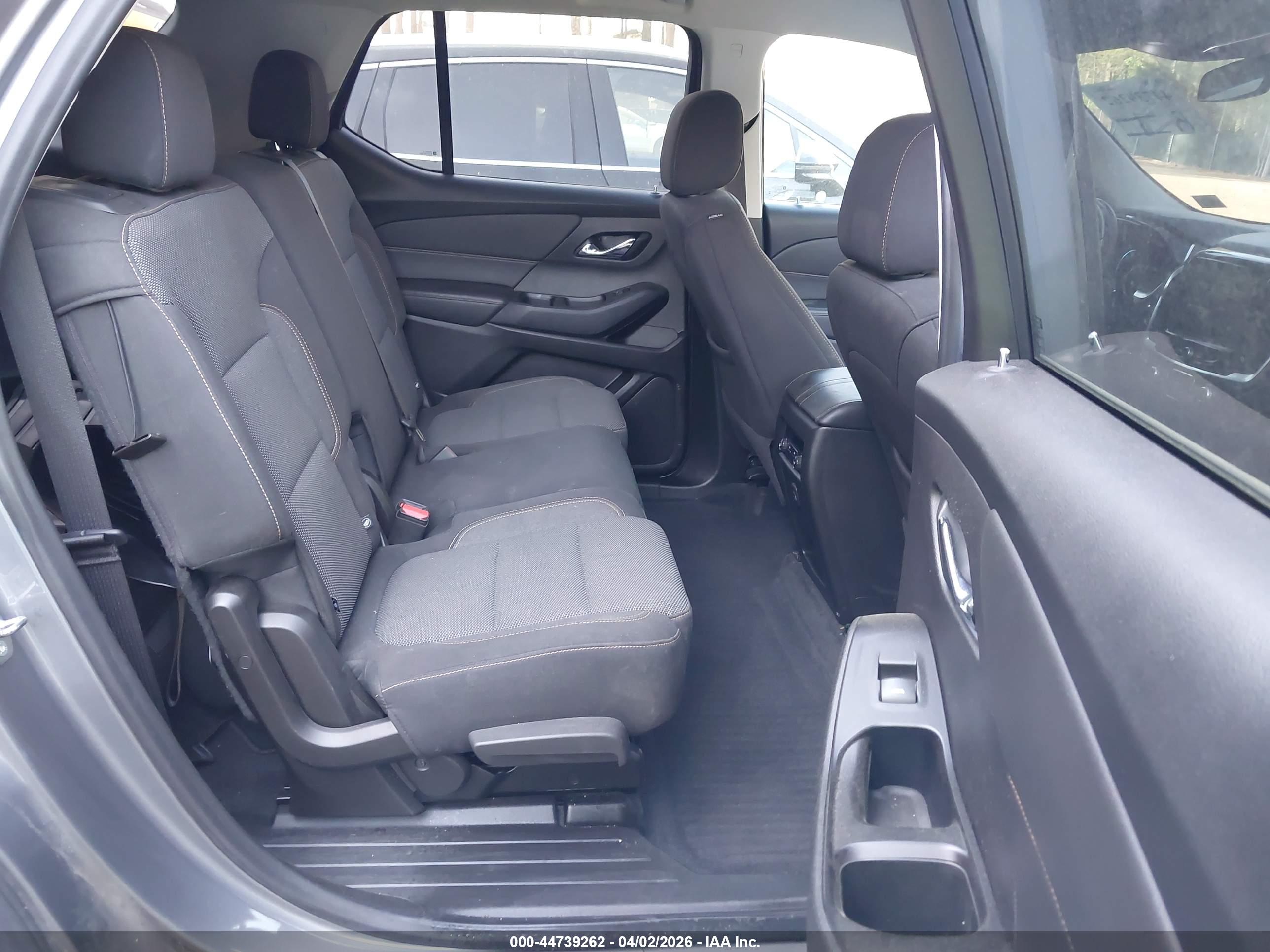 CHEVROLET TRAVERSE image 8