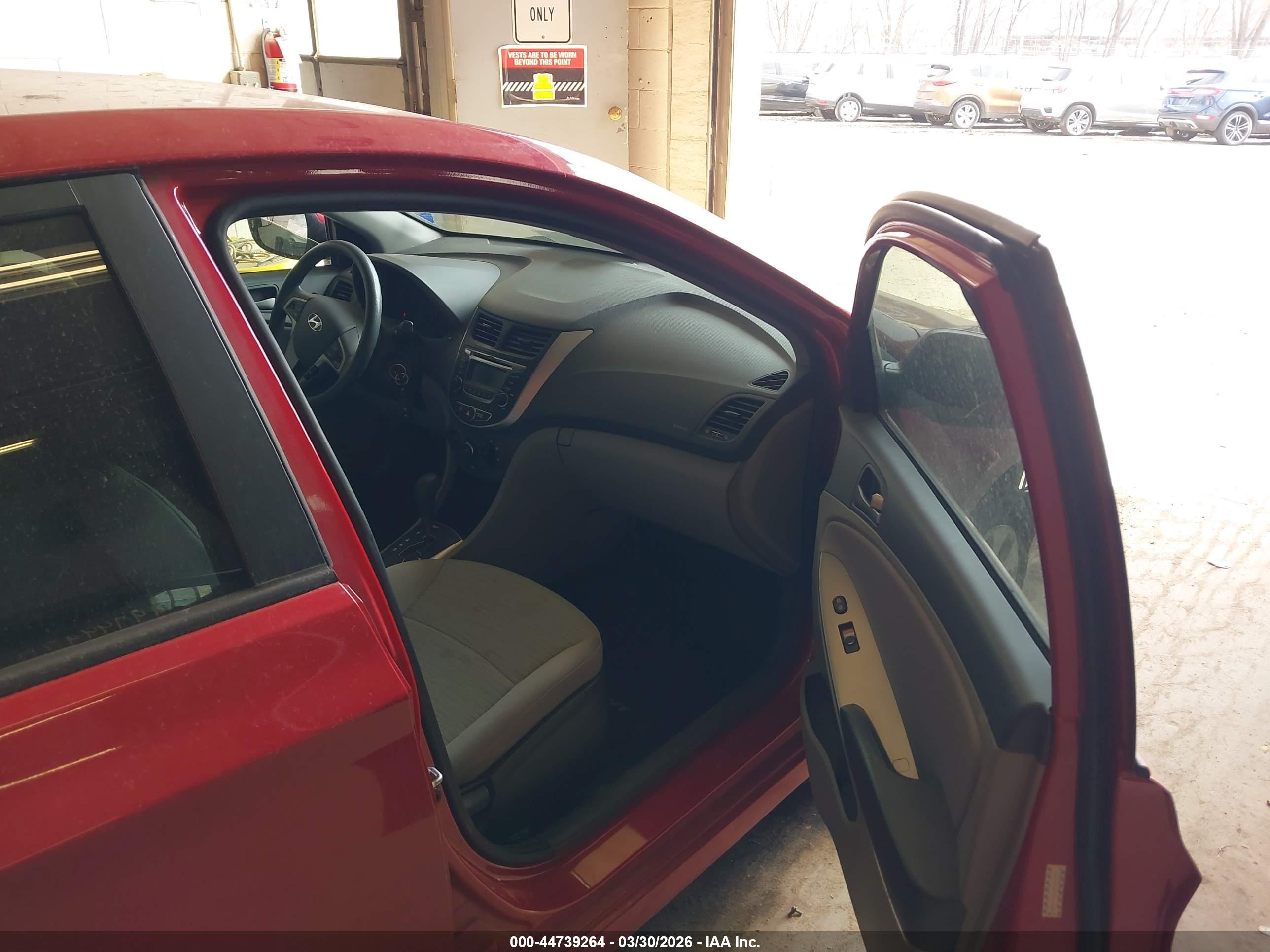 HYUNDAI ACCENT image 5