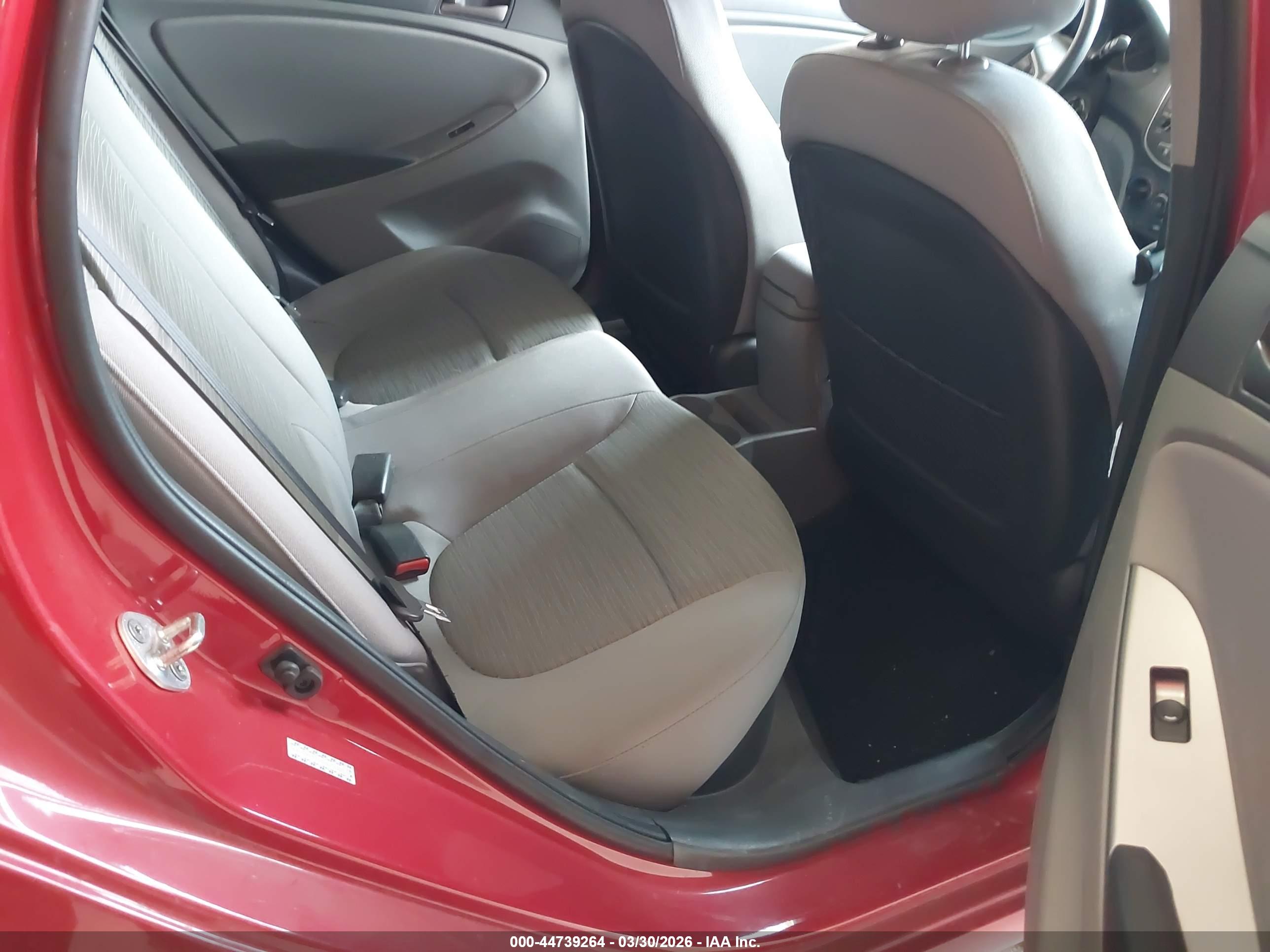 HYUNDAI ACCENT image 8