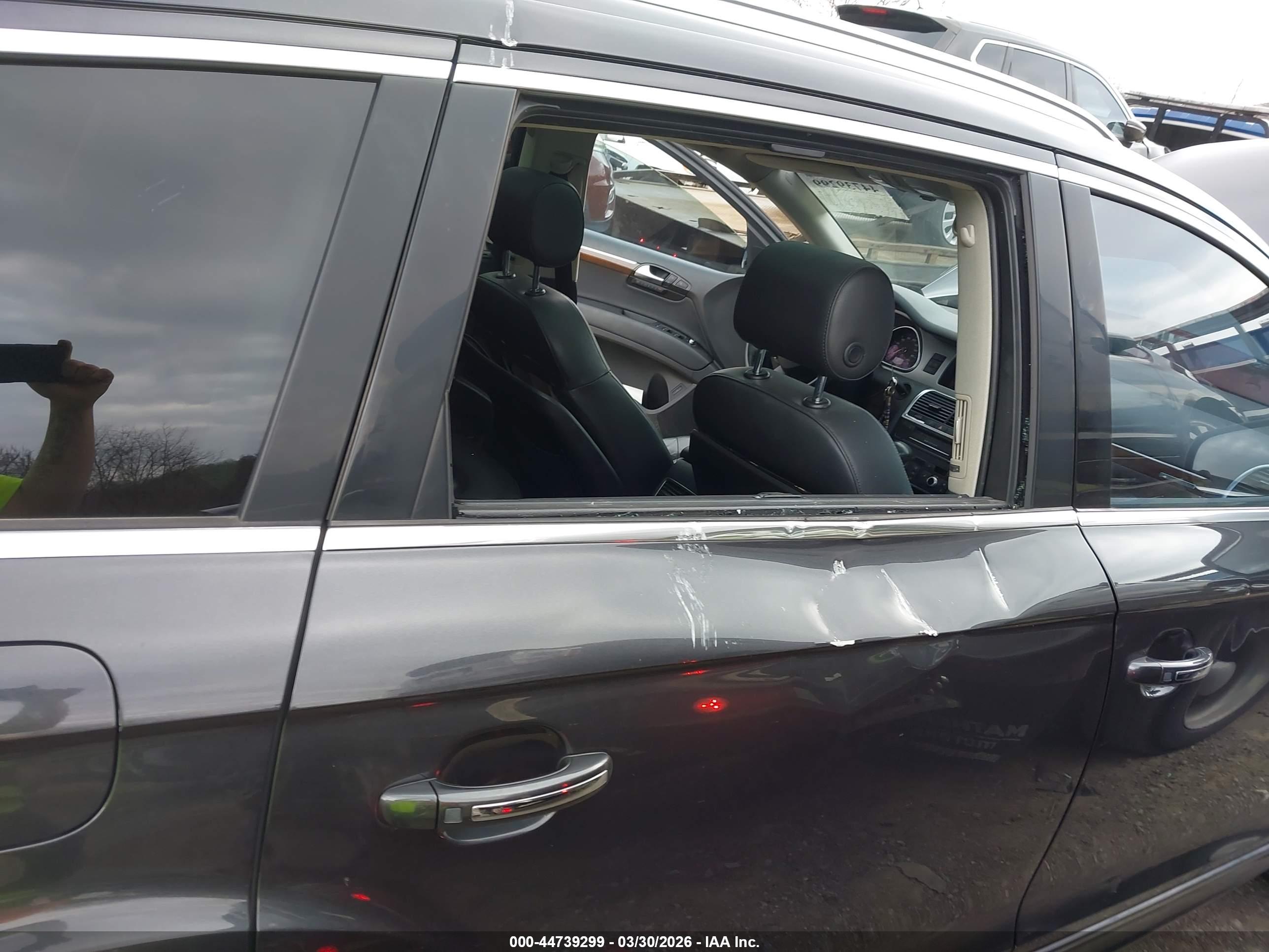 AUDI Q7 image 6