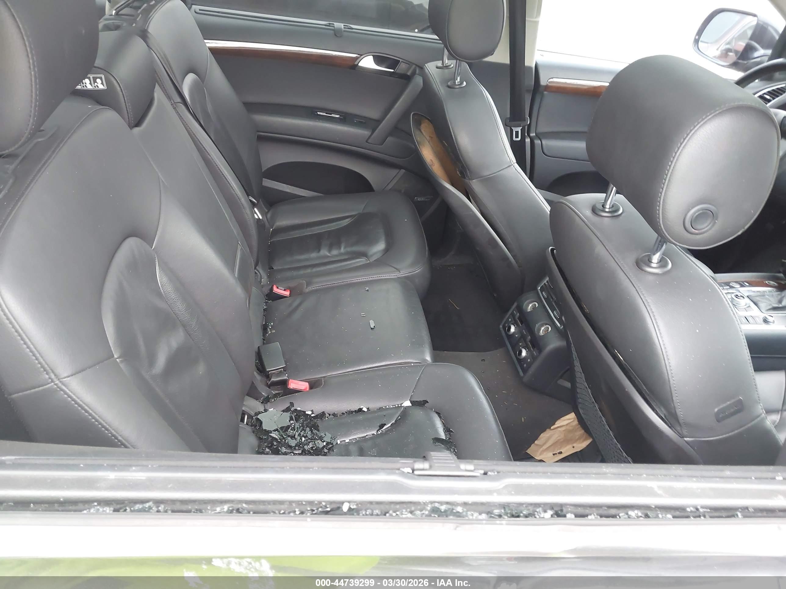 AUDI Q7 image 8
