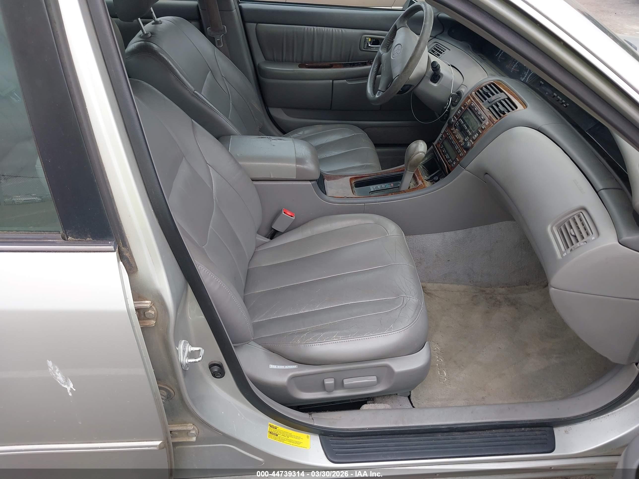 TOYOTA AVALON image 5