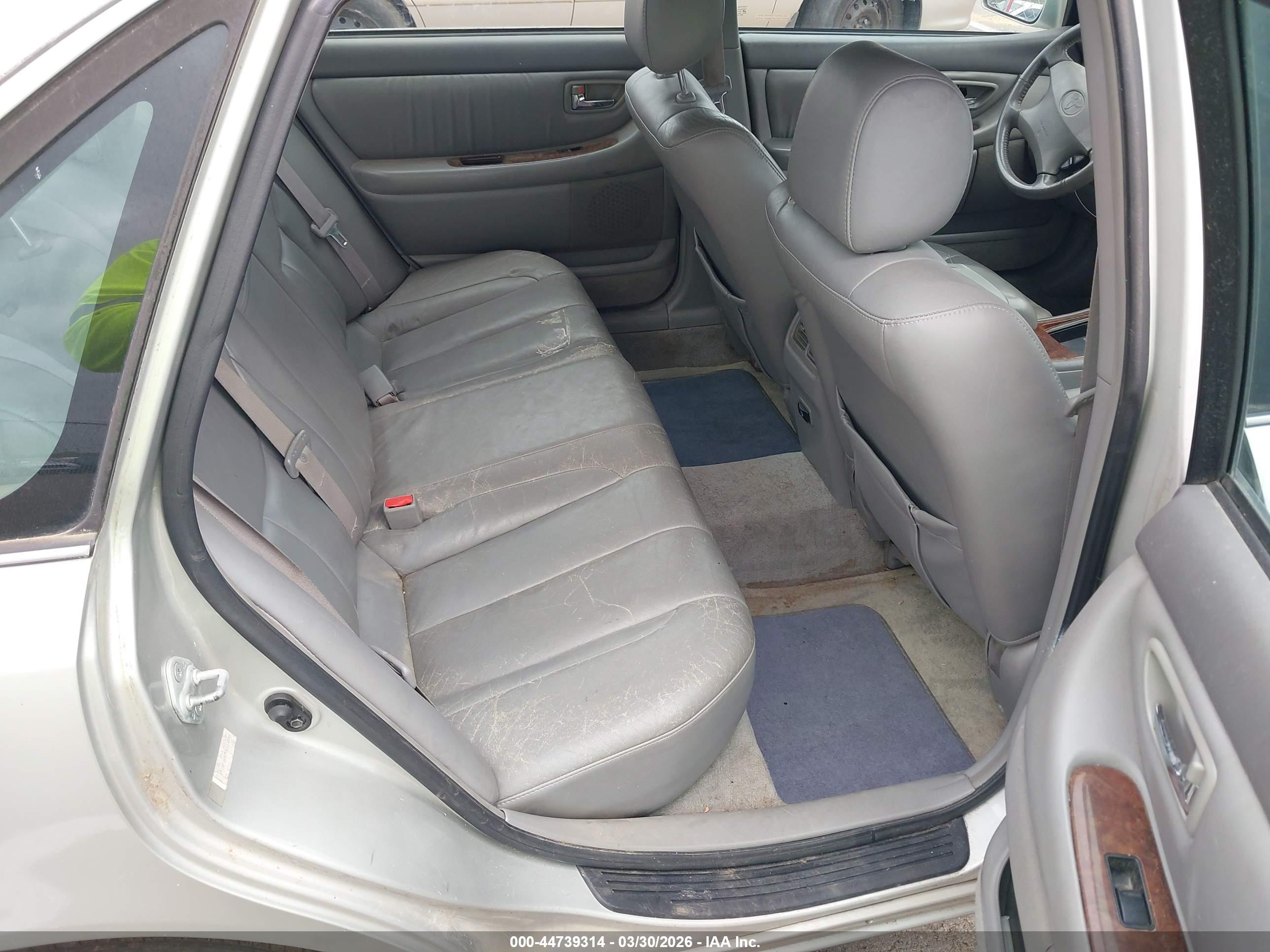 TOYOTA AVALON image 8