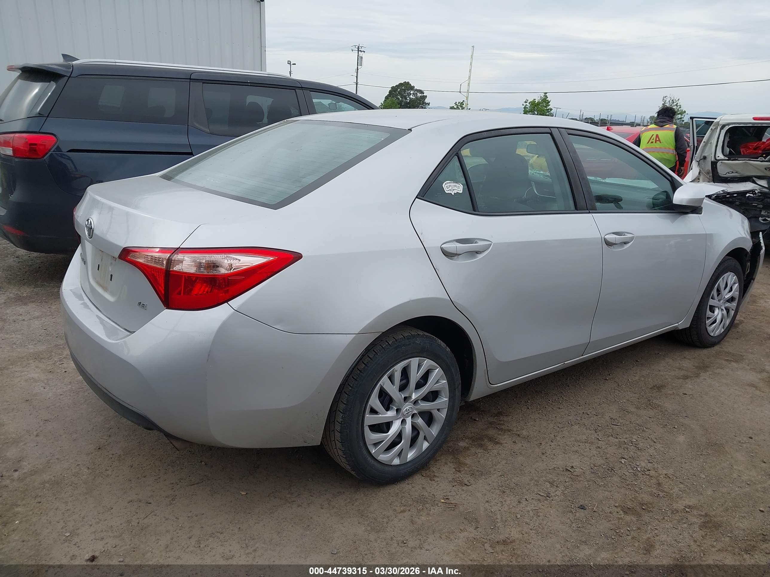 TOYOTA COROLLA image 4