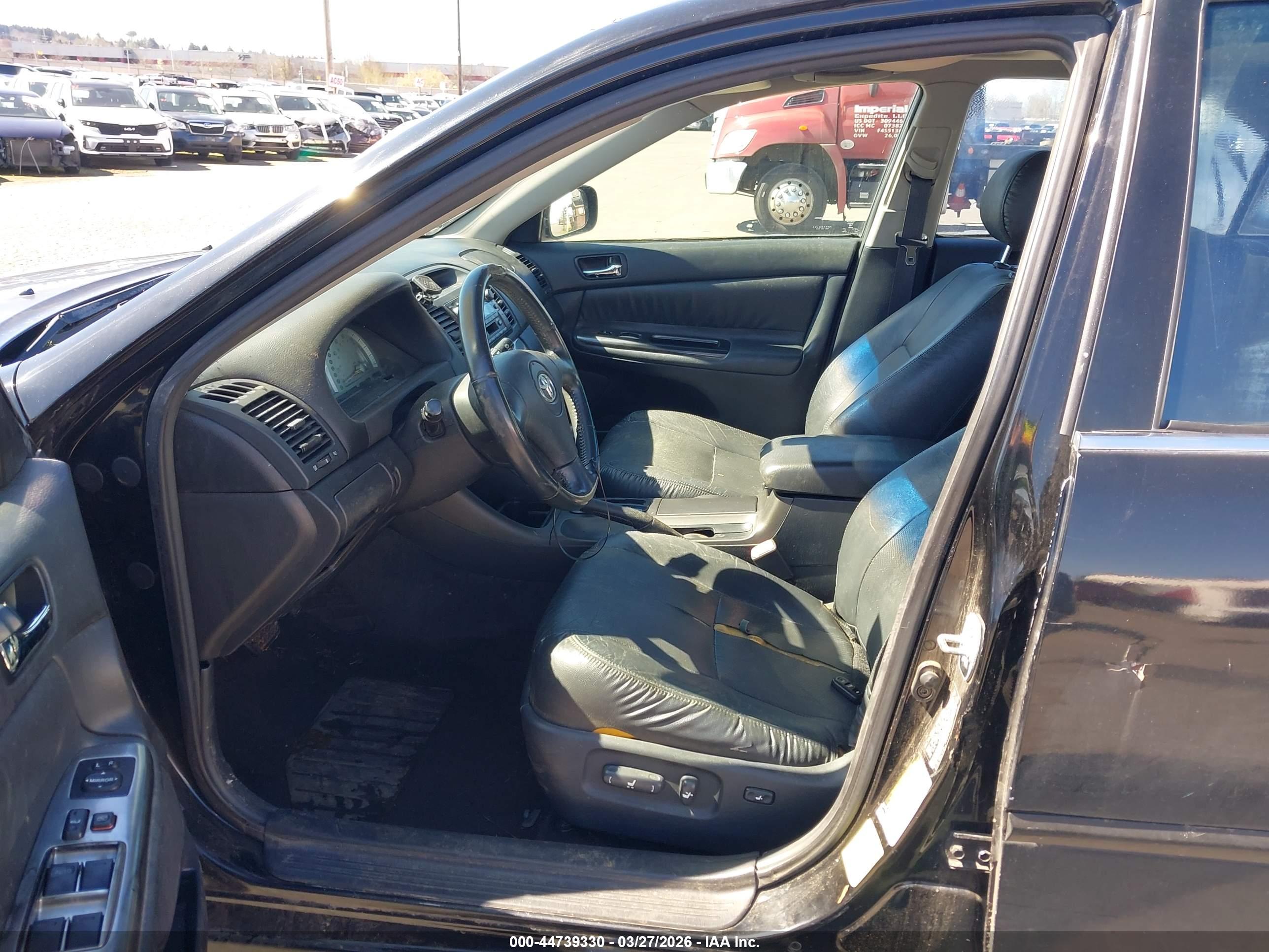 TOYOTA CAMRY image 5