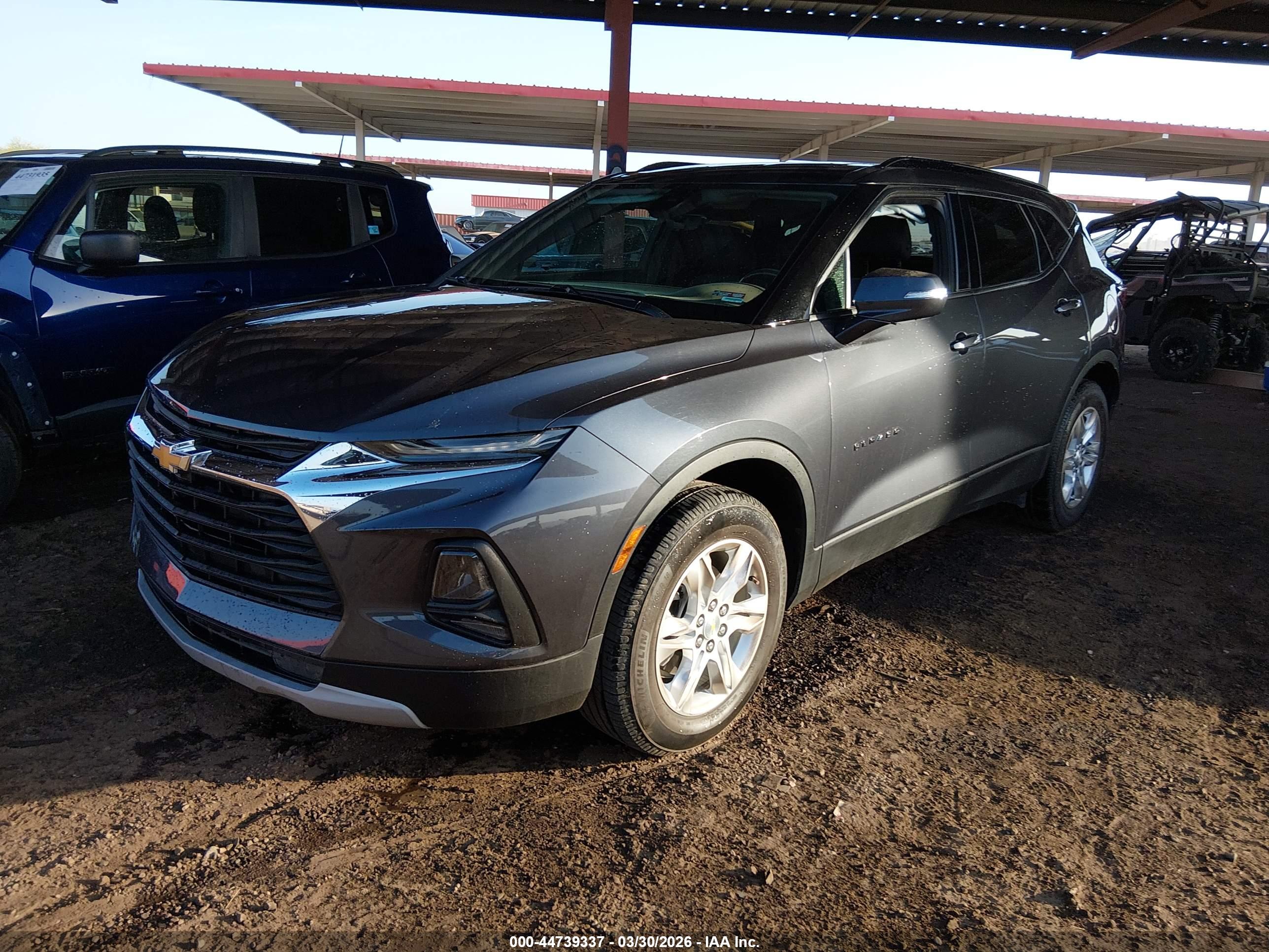 CHEVROLET BLAZER image 2