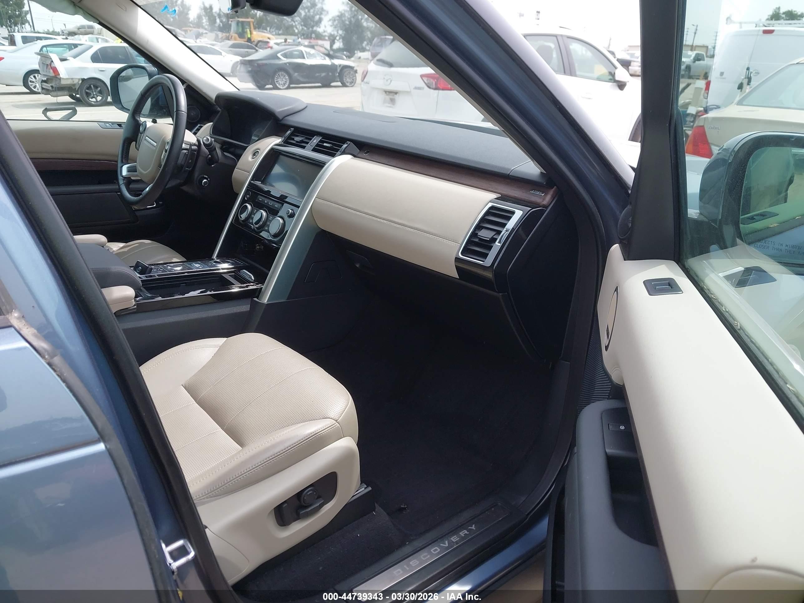 LAND ROVER image 5