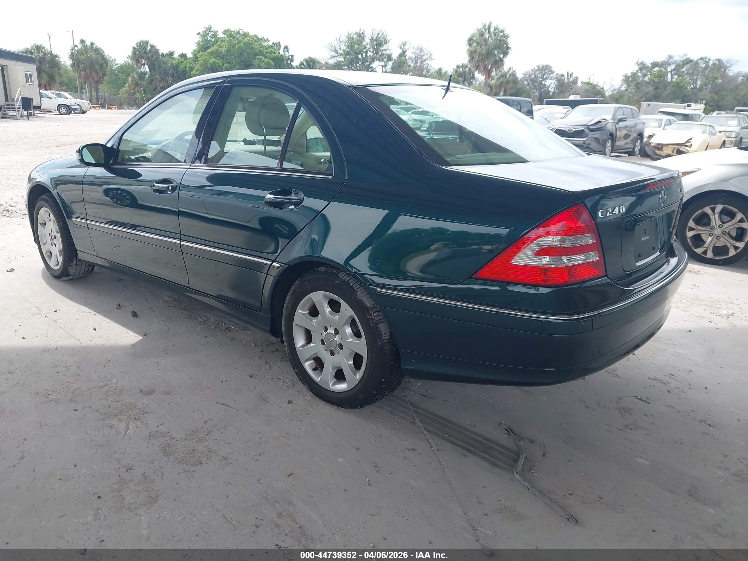 MERCEDES-BENZ C image 3