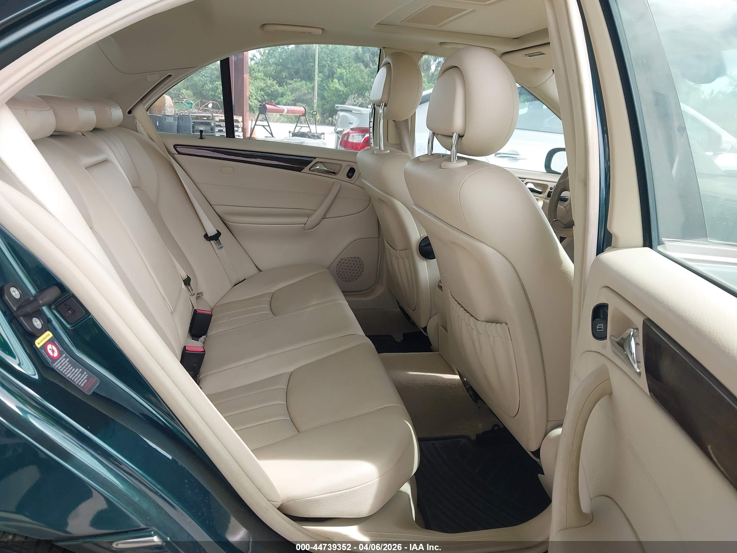 MERCEDES-BENZ C image 8