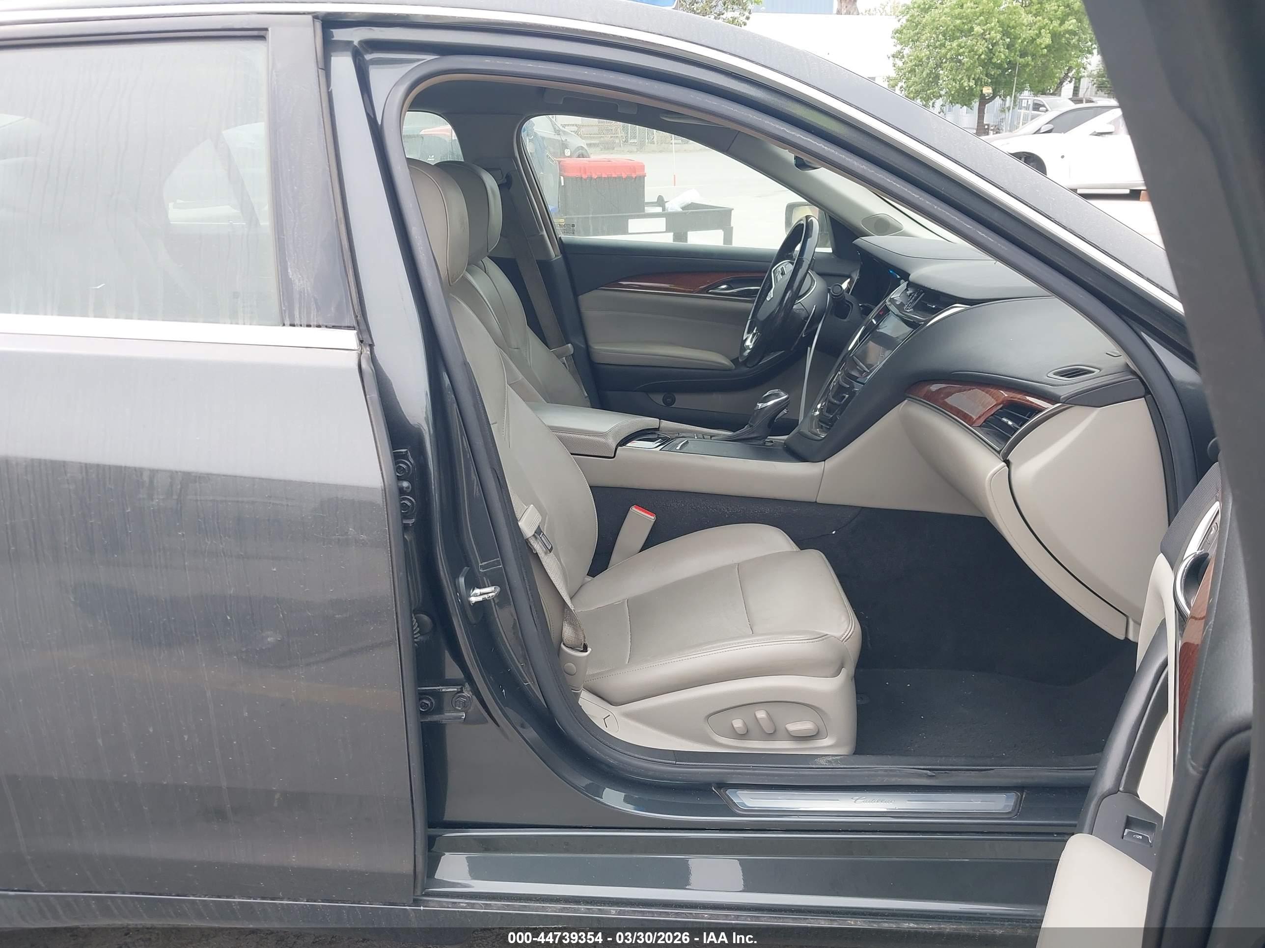 CADILLAC CTS image 5