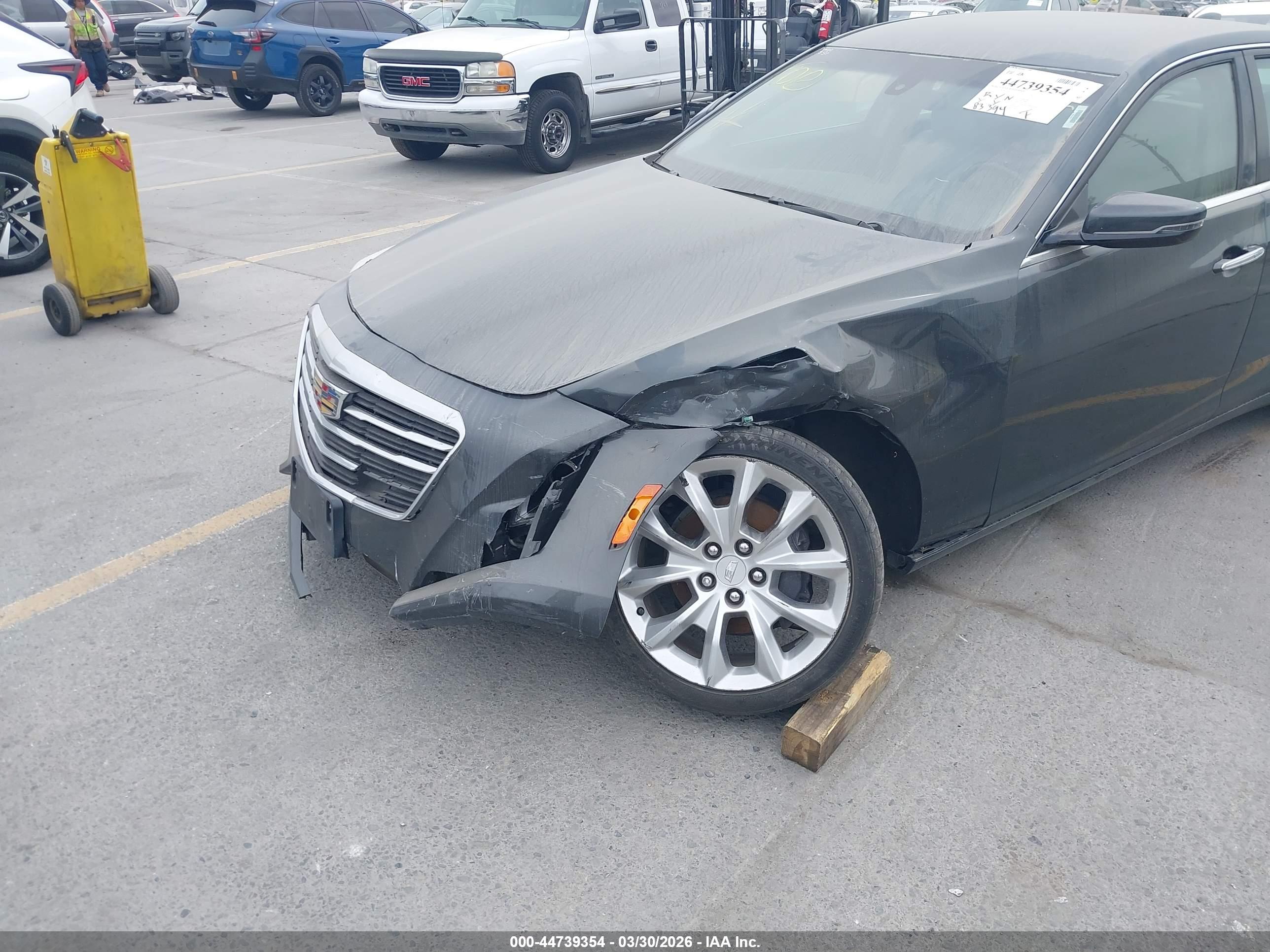 CADILLAC CTS image 6