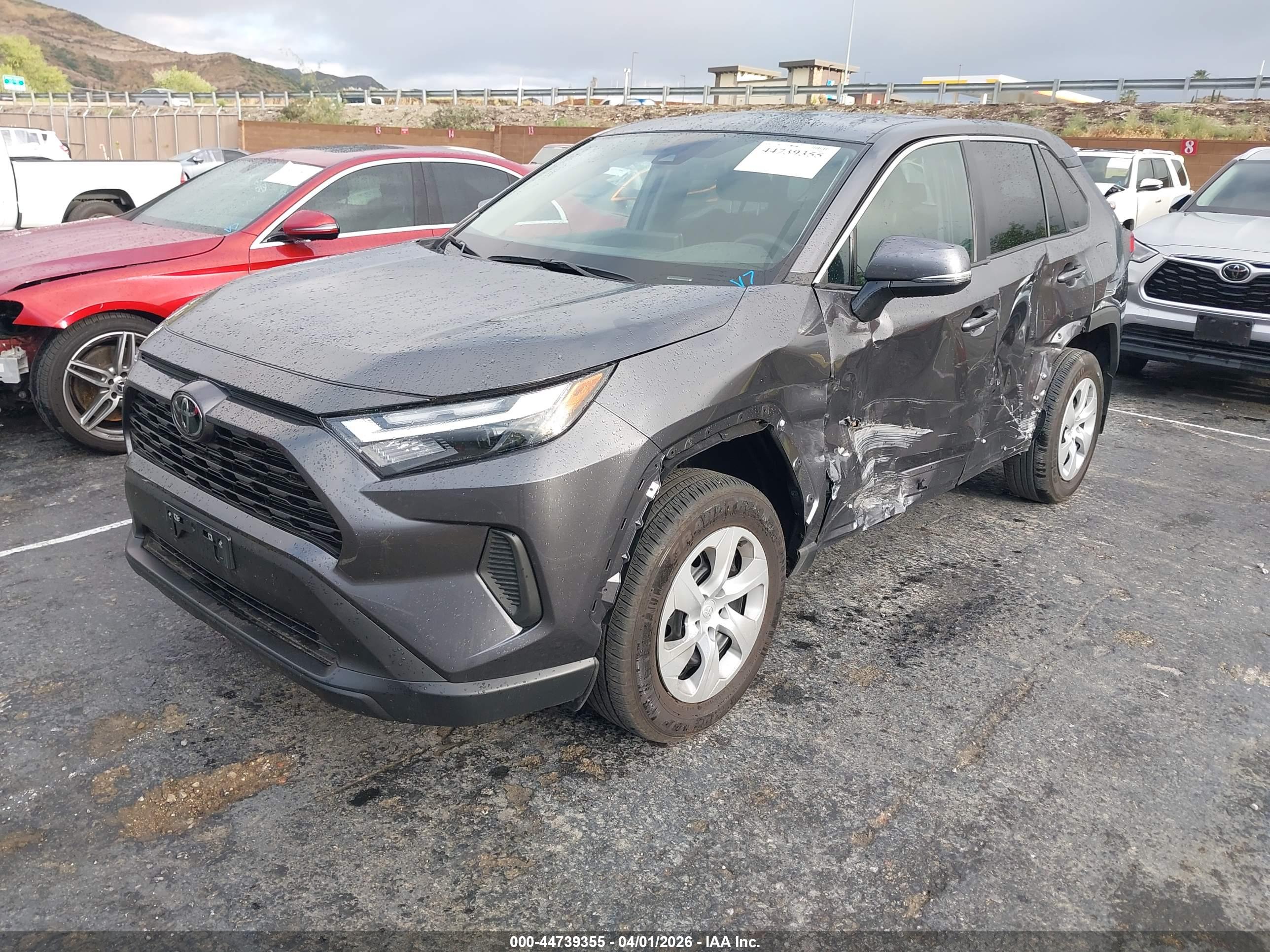 TOYOTA RAV4 image 2