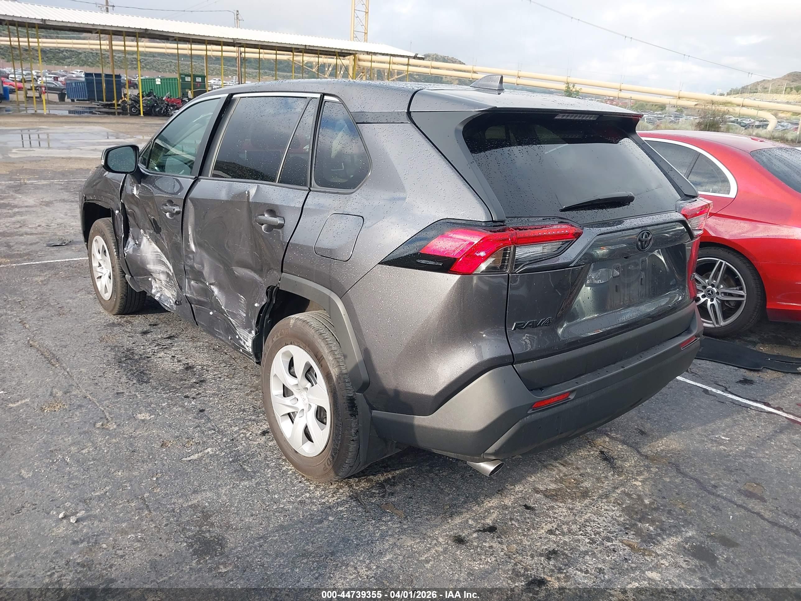 TOYOTA RAV4 image 3
